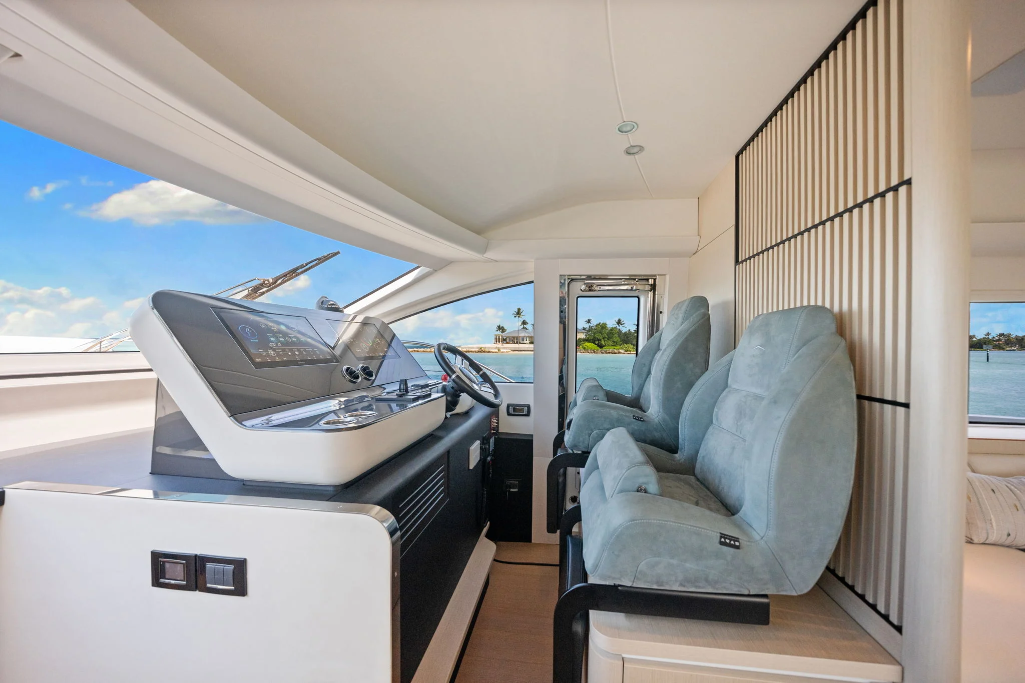 2025 Azimut 68 FLY Image Thumbnail #42