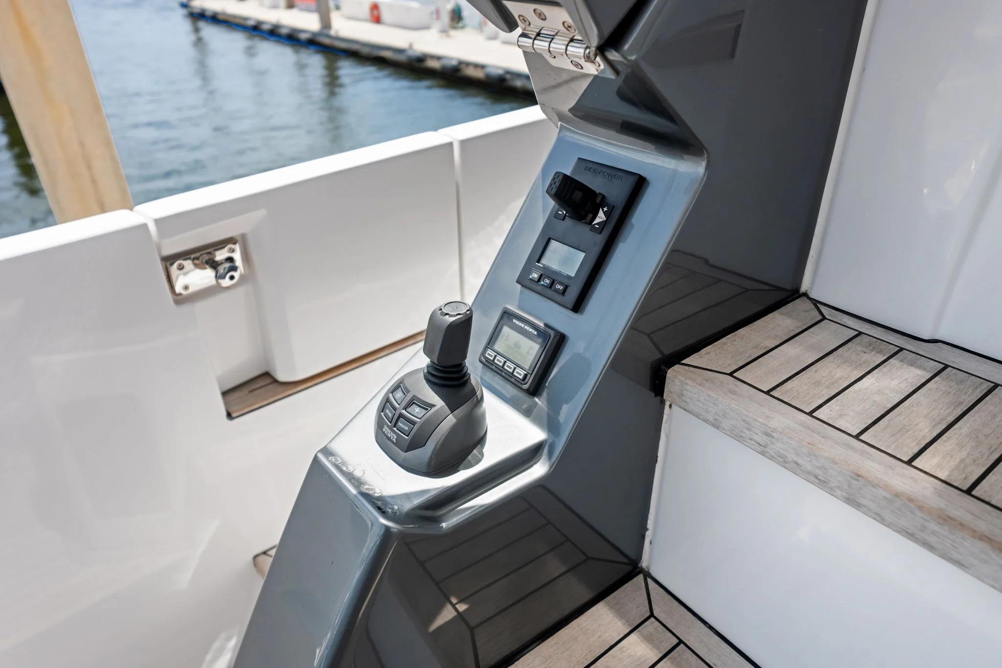 2025 Azimut 68 FLY Image Thumbnail #71