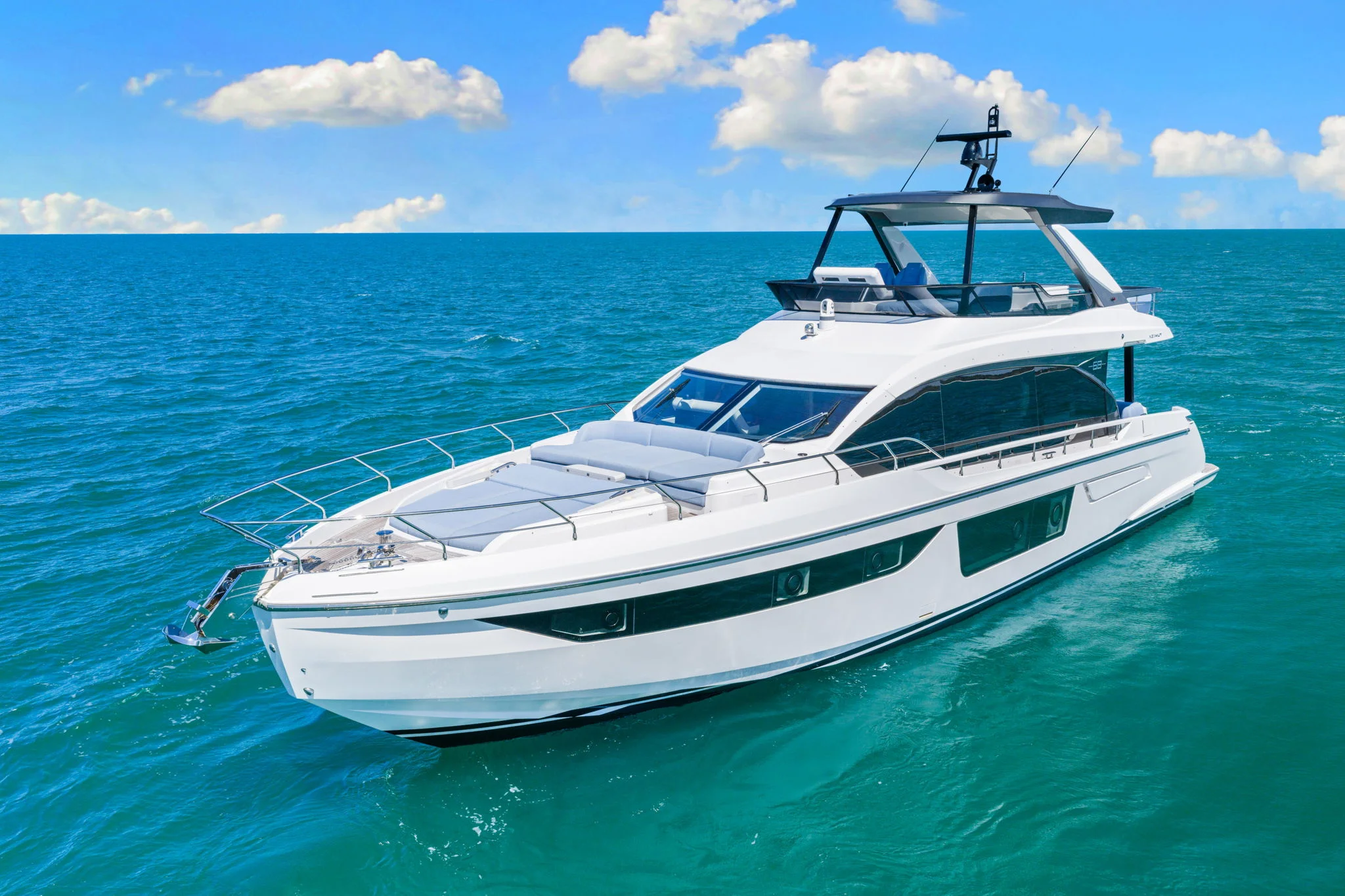 2025 Azimut 68 FLY Image Thumbnail #2