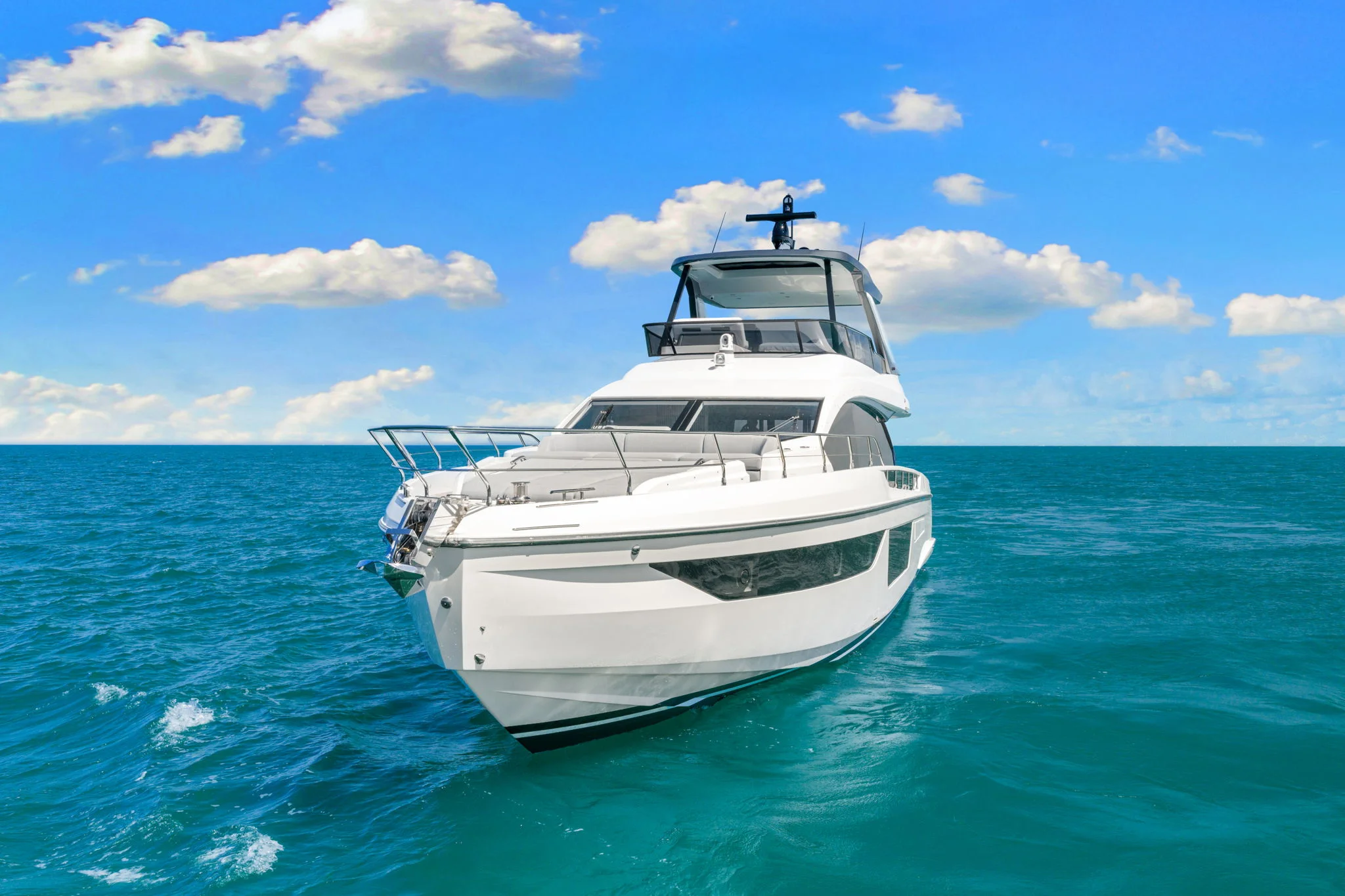 2025 Azimut 68 FLY Image Thumbnail #11