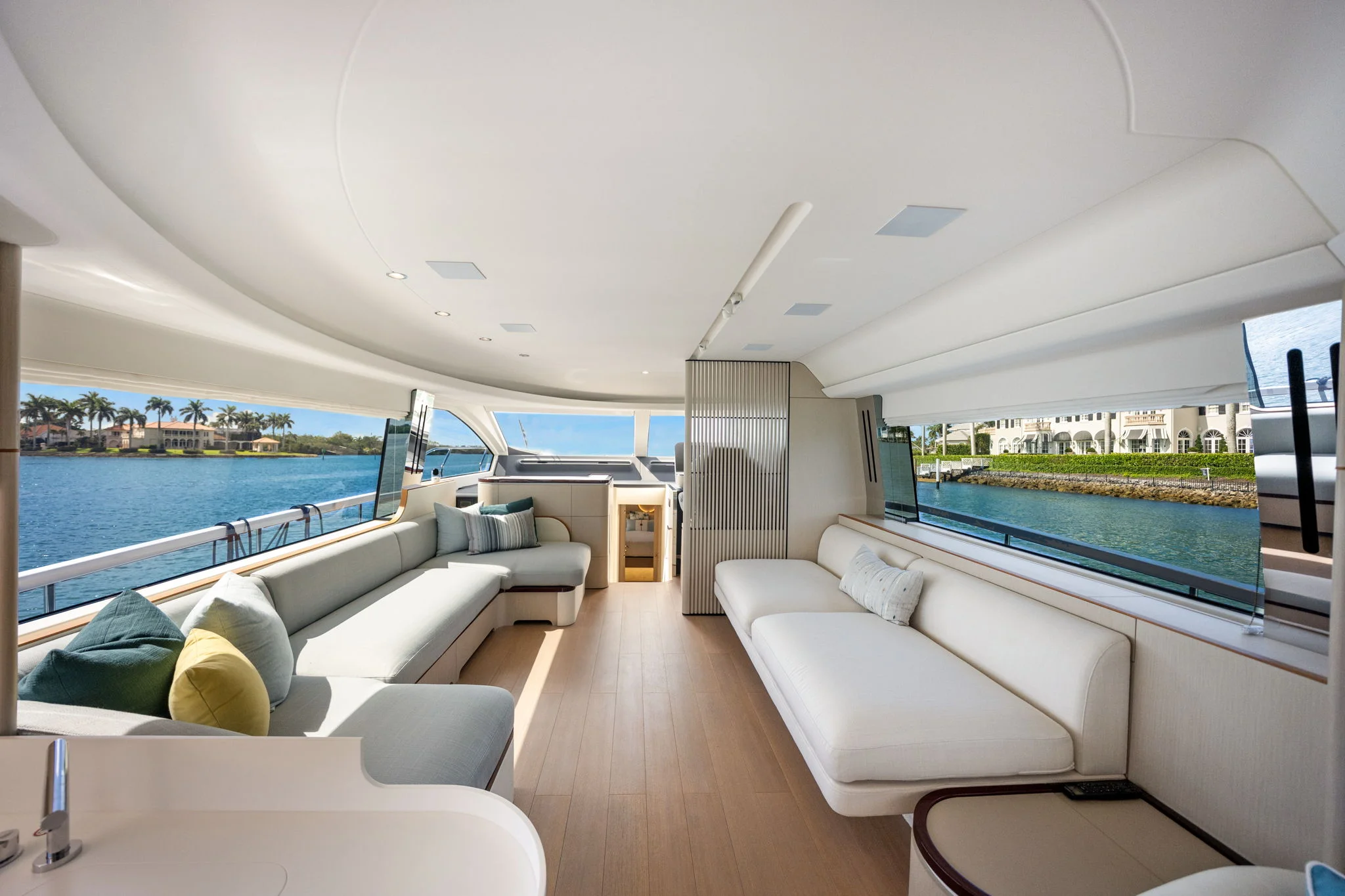 2025 Azimut 68 FLY Image Thumbnail #16