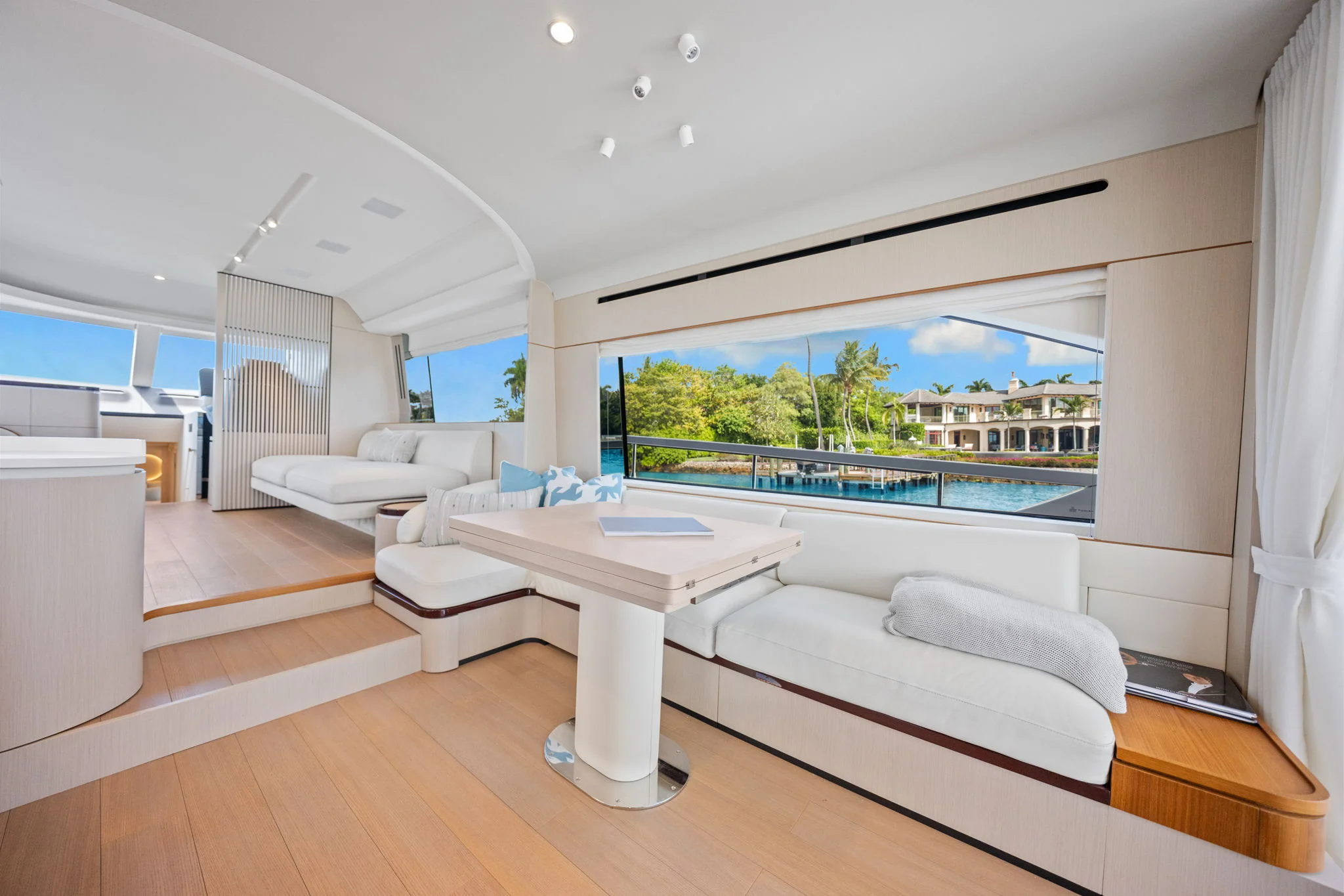 2025 Azimut 68 FLY Image Thumbnail #24