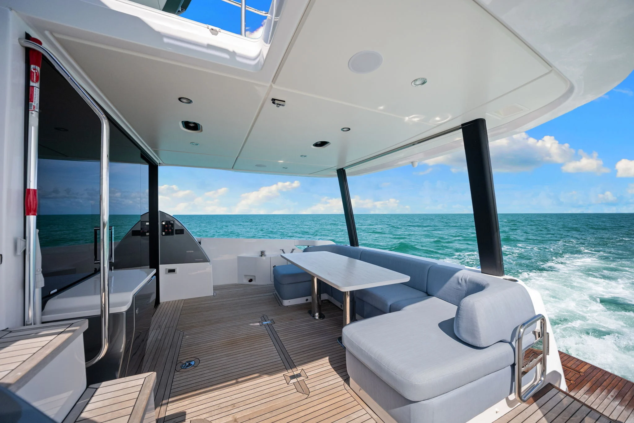 2025 Azimut 68 FLY Image Thumbnail #44