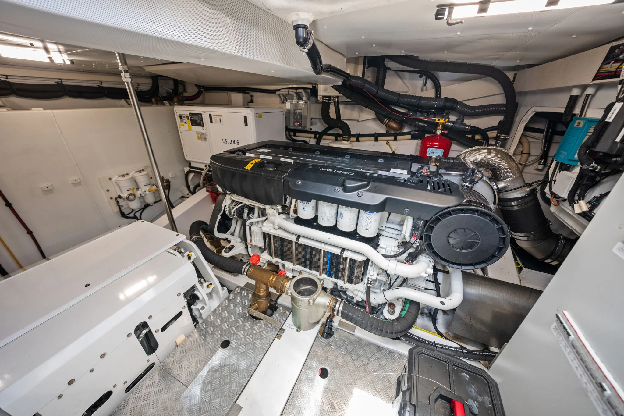2025 Azimut 68 FLY Image Thumbnail #76