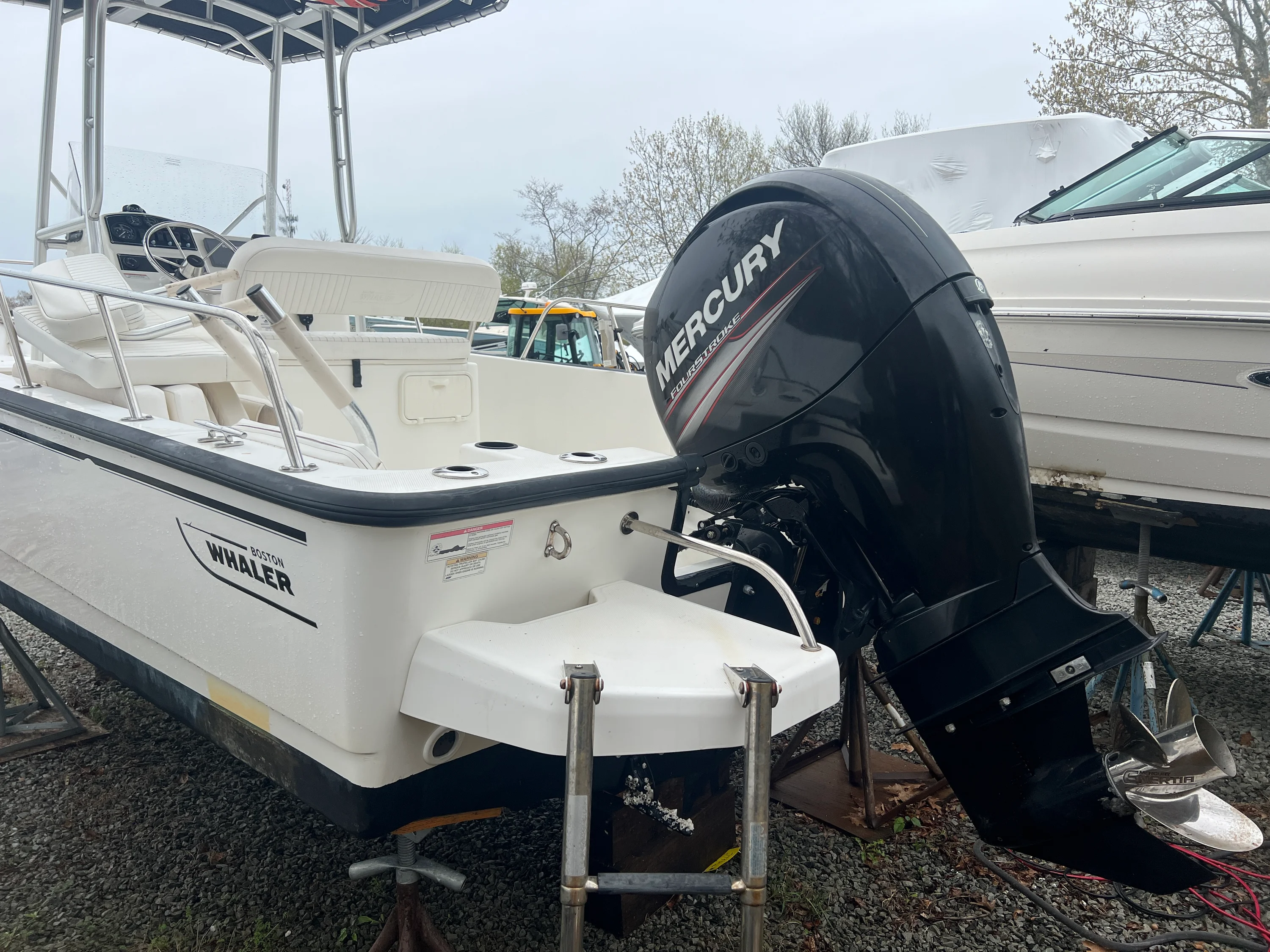 2016 Boston Whaler 210 MONTAUK Image Thumbnail #3