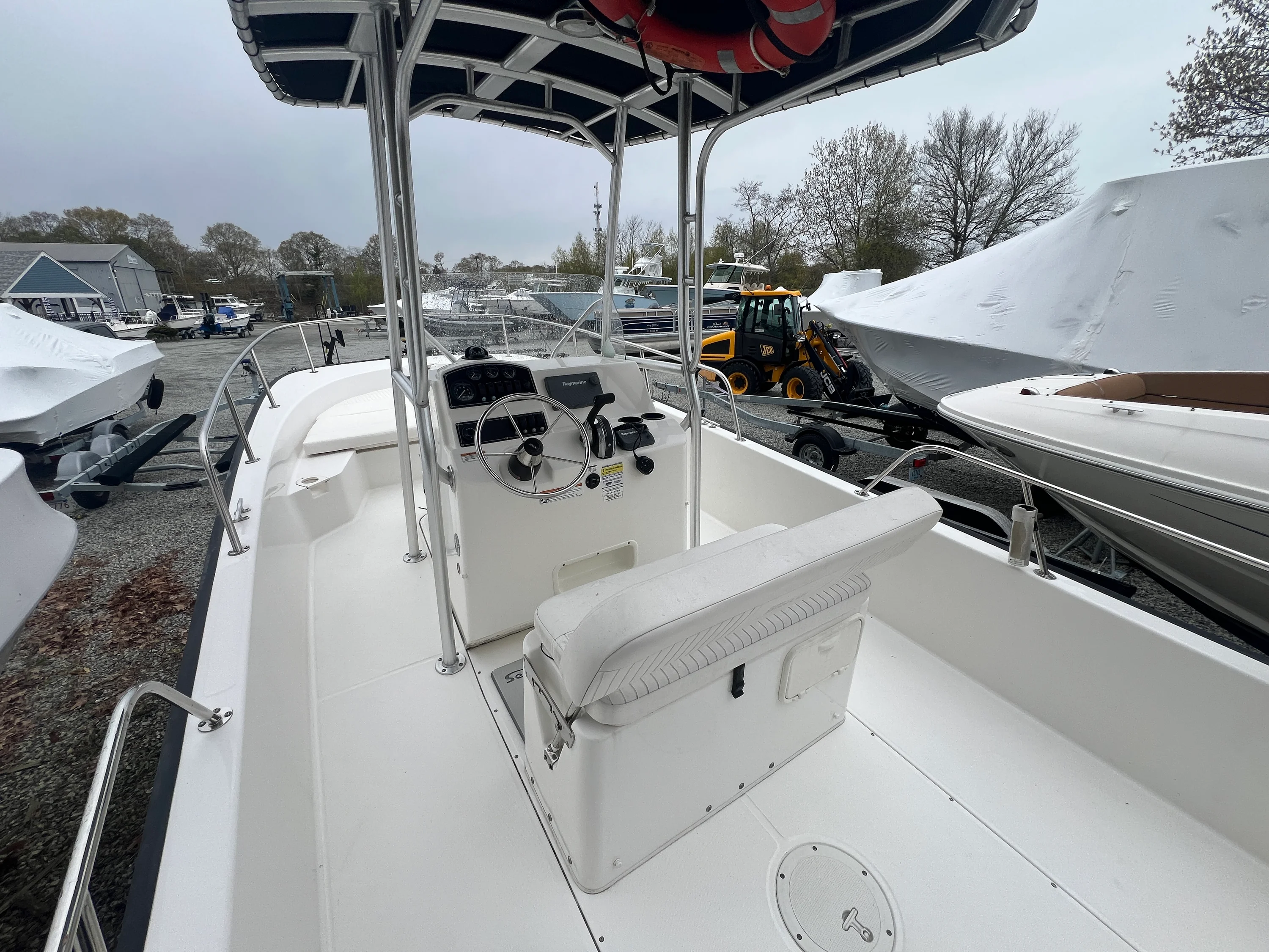2016 Boston Whaler 210 MONTAUK Image Thumbnail #6