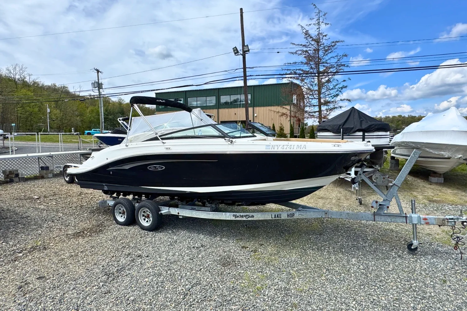 2021 Sea Ray 230SPX Image Thumbnail #0