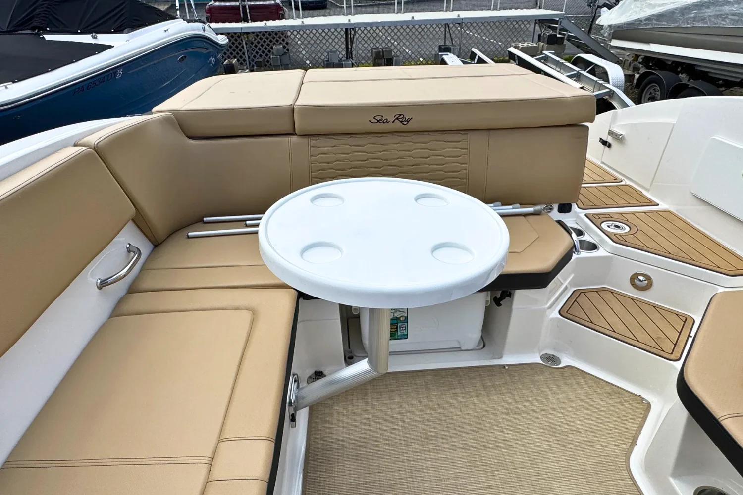2021 Sea Ray 230SPX Image Thumbnail #8