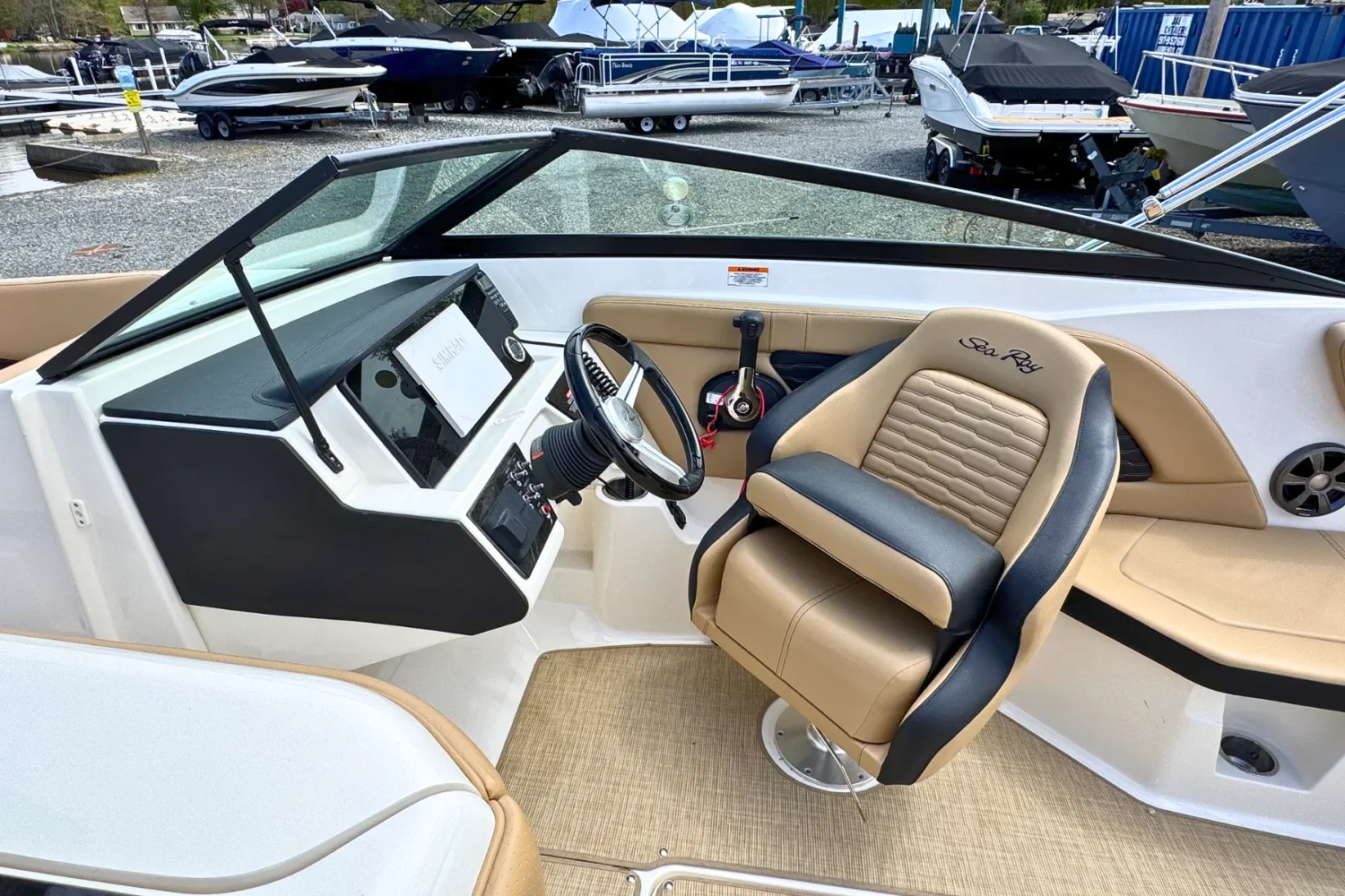 2021 Sea Ray 230SPX Image Thumbnail #14