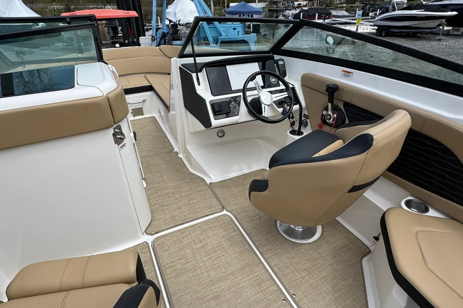 2021 Sea Ray 230SPX Image Thumbnail #17