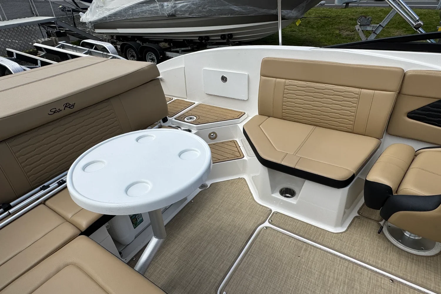 2021 Sea Ray 230SPX Image Thumbnail #9
