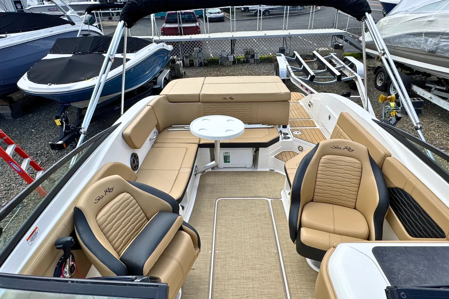 2021 Sea Ray 230SPX Image Thumbnail #4