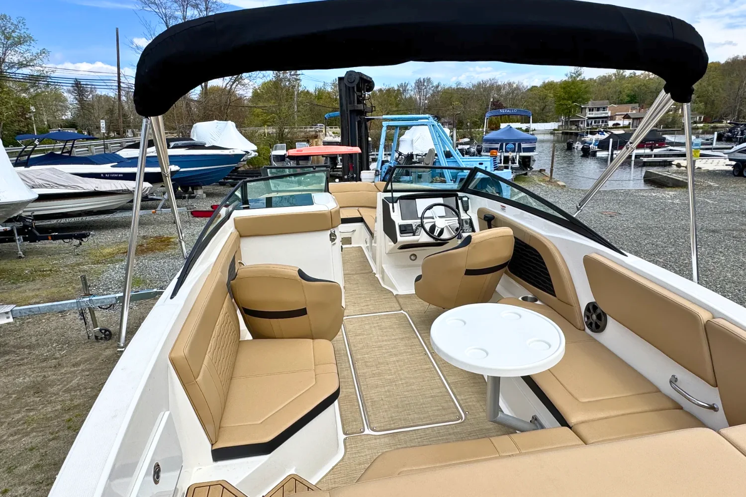 2021 Sea Ray 230SPX Image Thumbnail #5