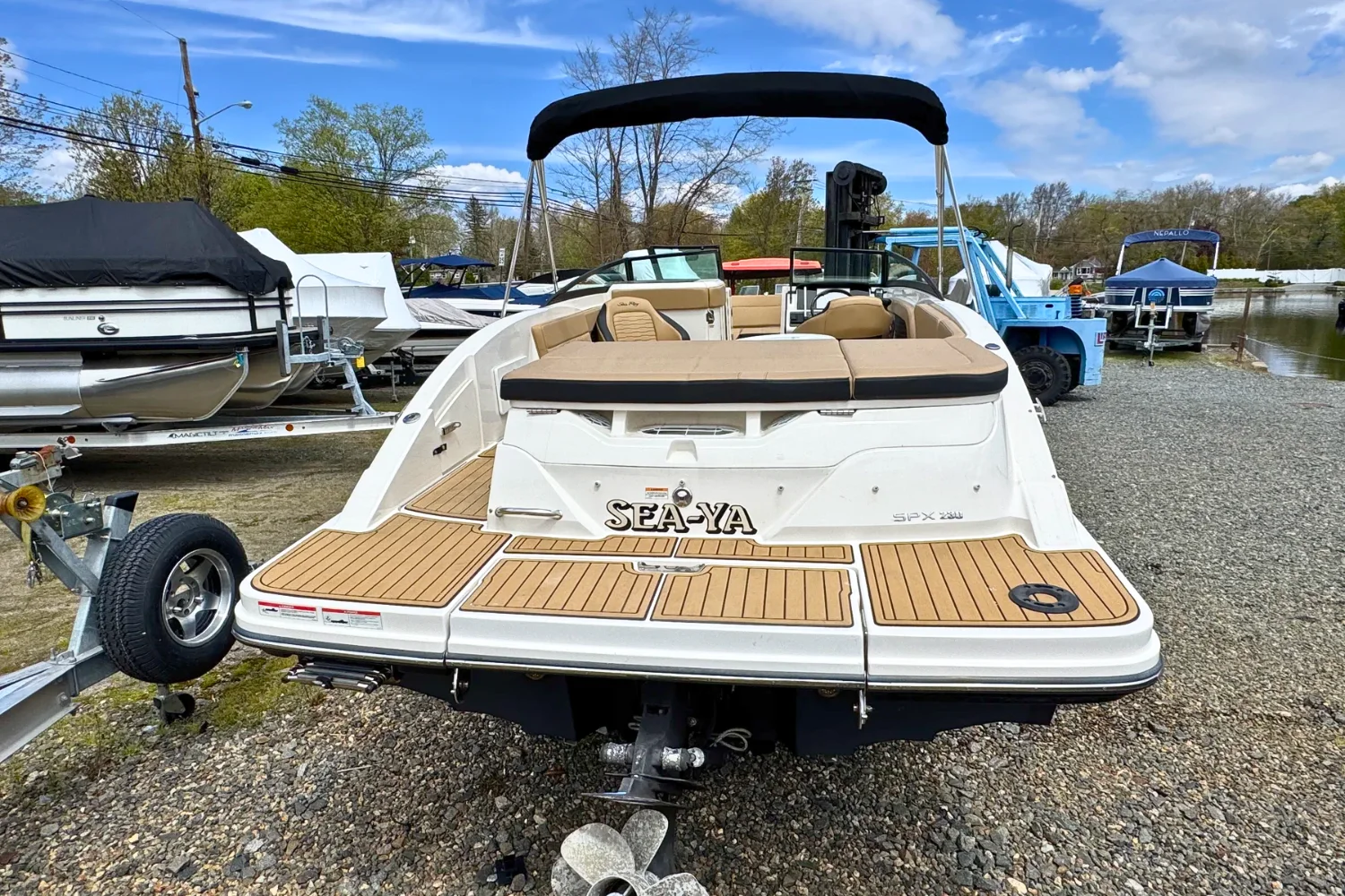 2021 Sea Ray 230SPX Image Thumbnail #2