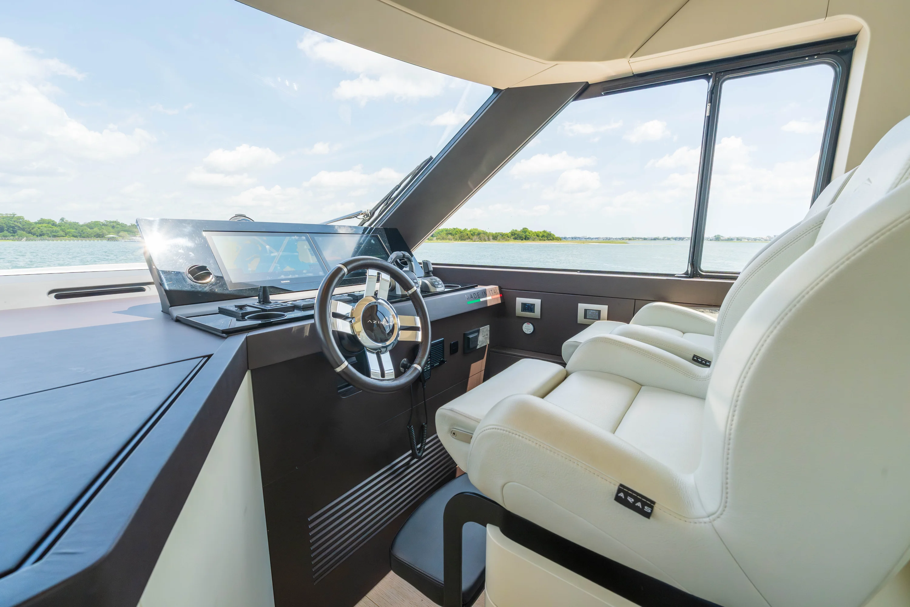 2025 Azimut Seadeck 6 Image Thumbnail #33