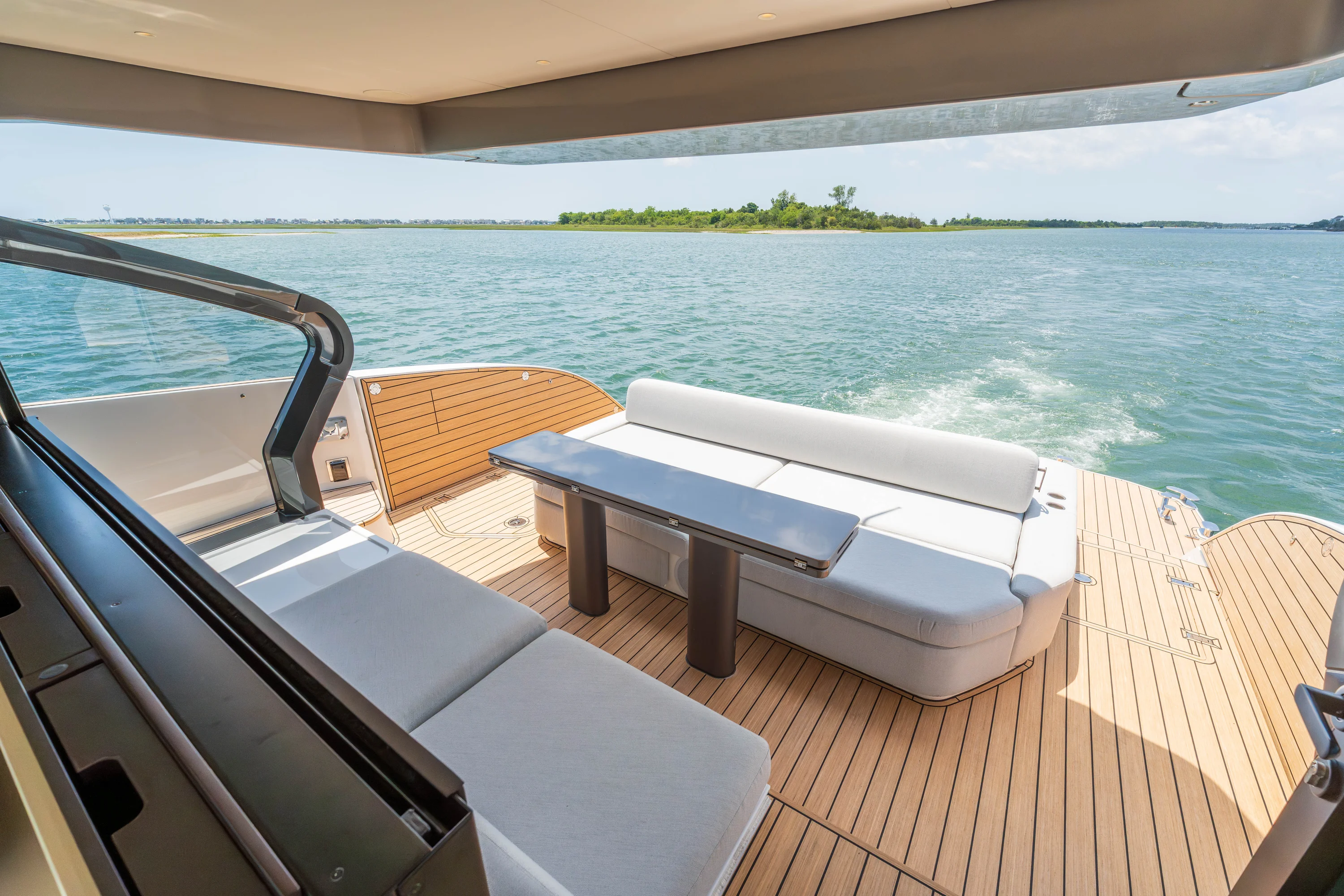 2025 Azimut Seadeck 6 Image Thumbnail #17