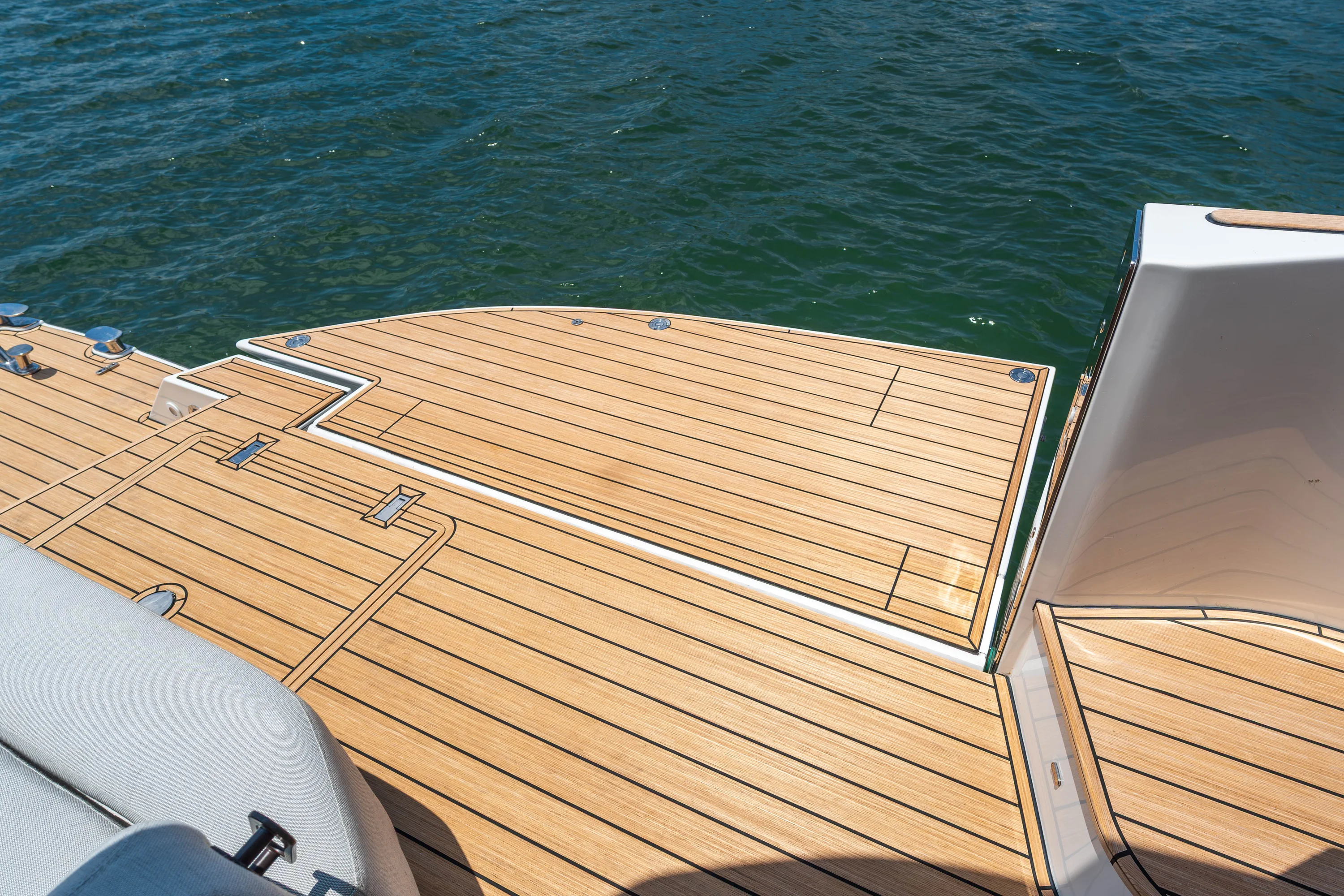 2025 Azimut Seadeck 6 Image Thumbnail #8