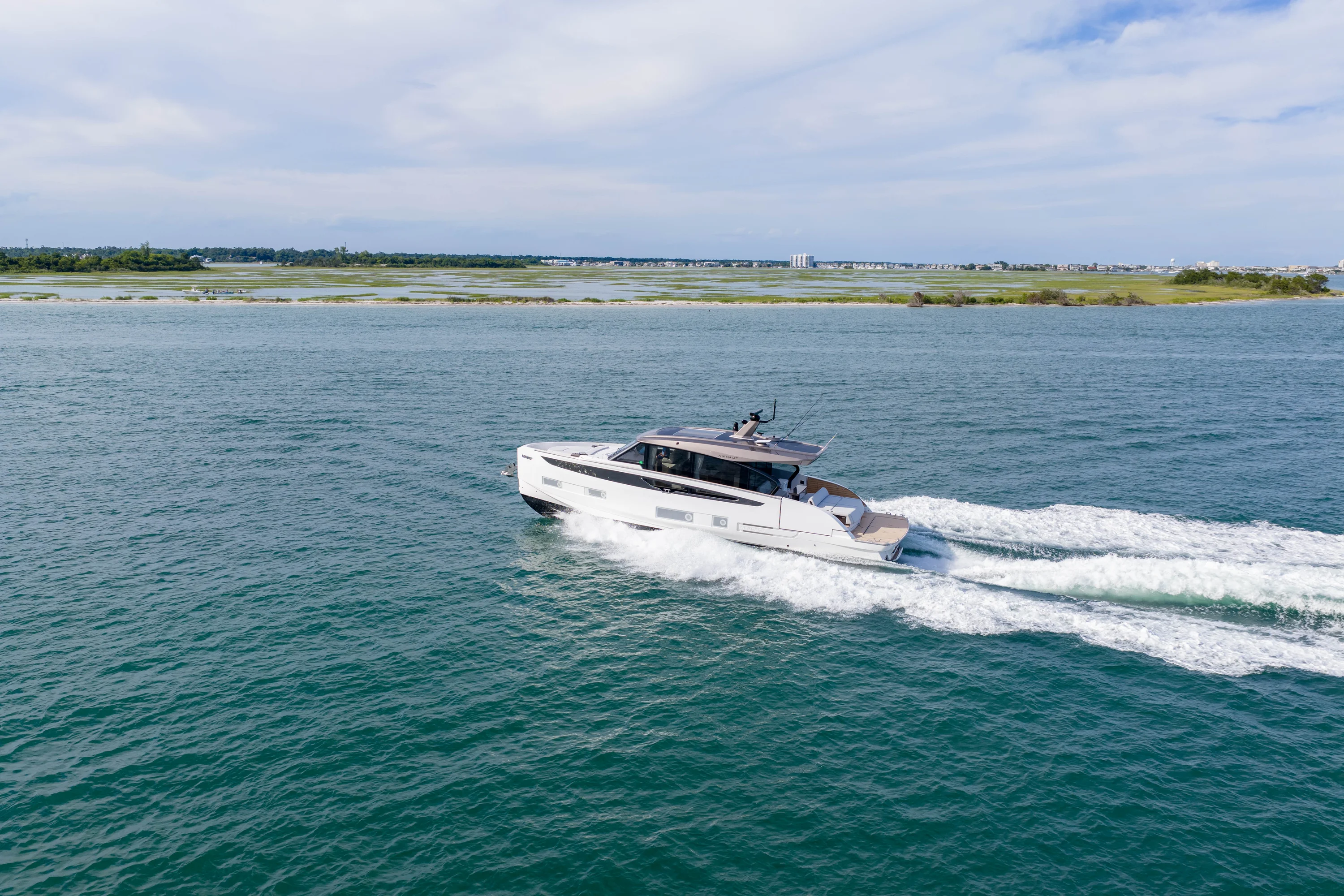 2025 Azimut Seadeck 6 Image Thumbnail #4