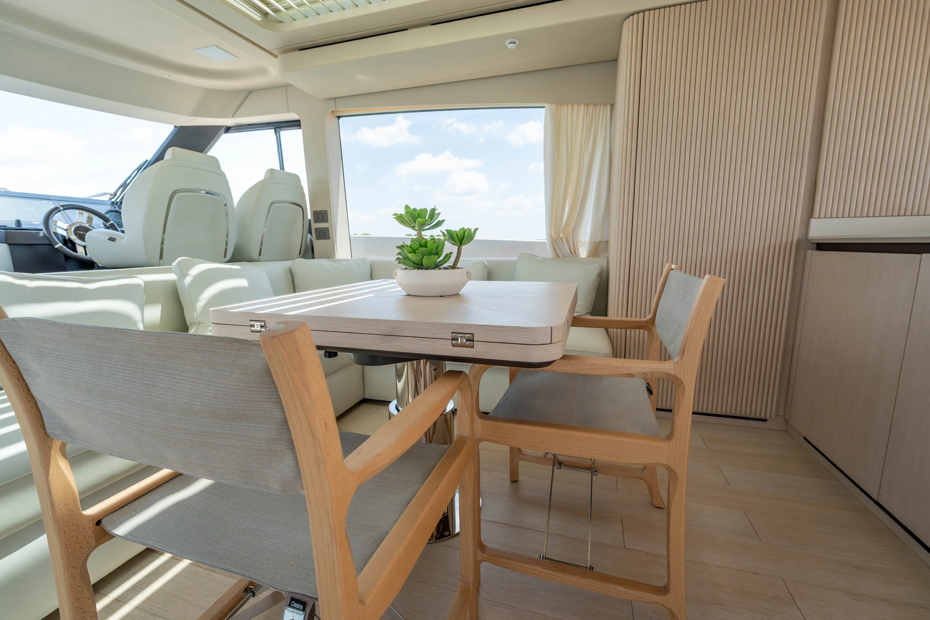 2025 Azimut Seadeck 6 Image Thumbnail #28