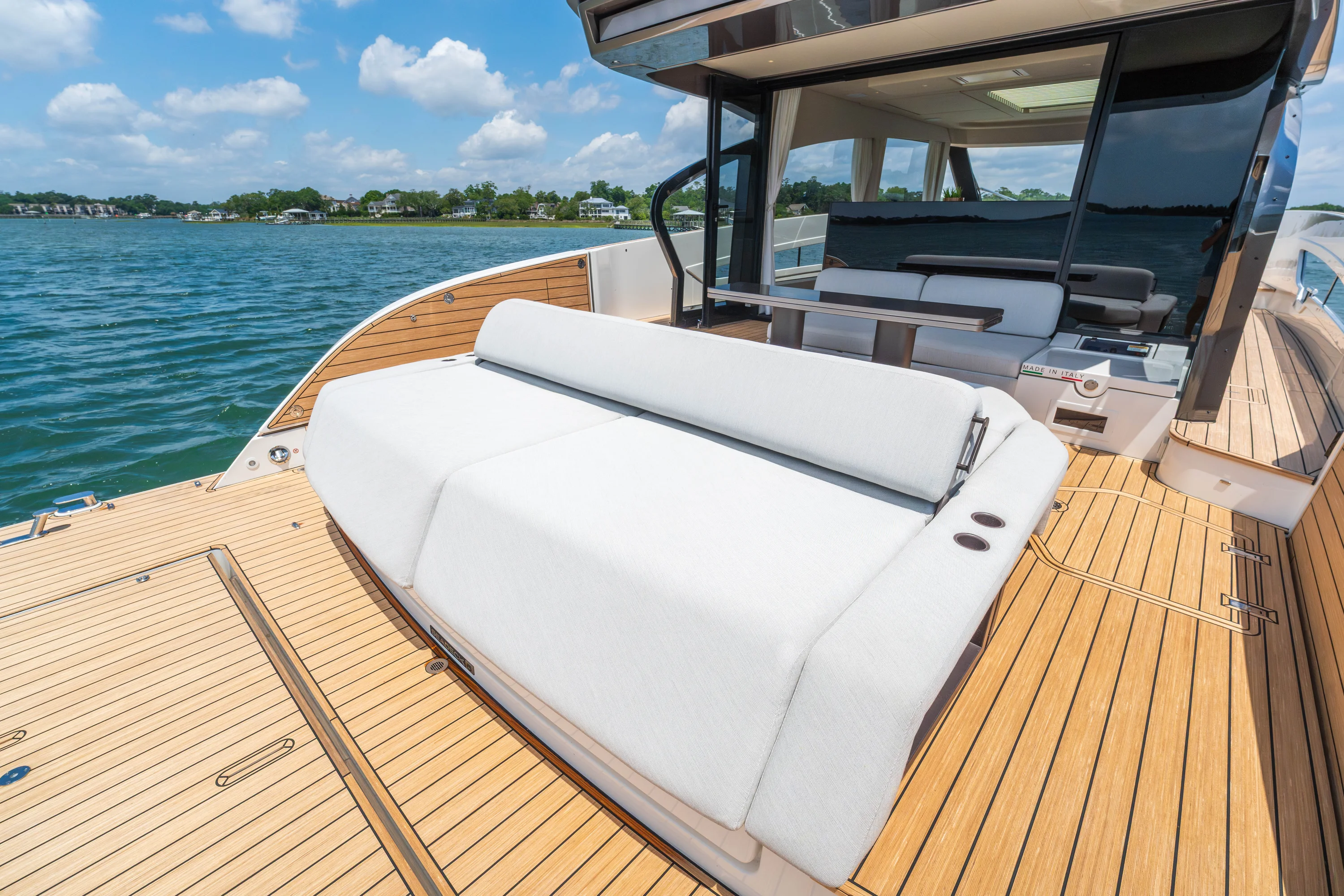 2025 Azimut Seadeck 6 Image Thumbnail #12