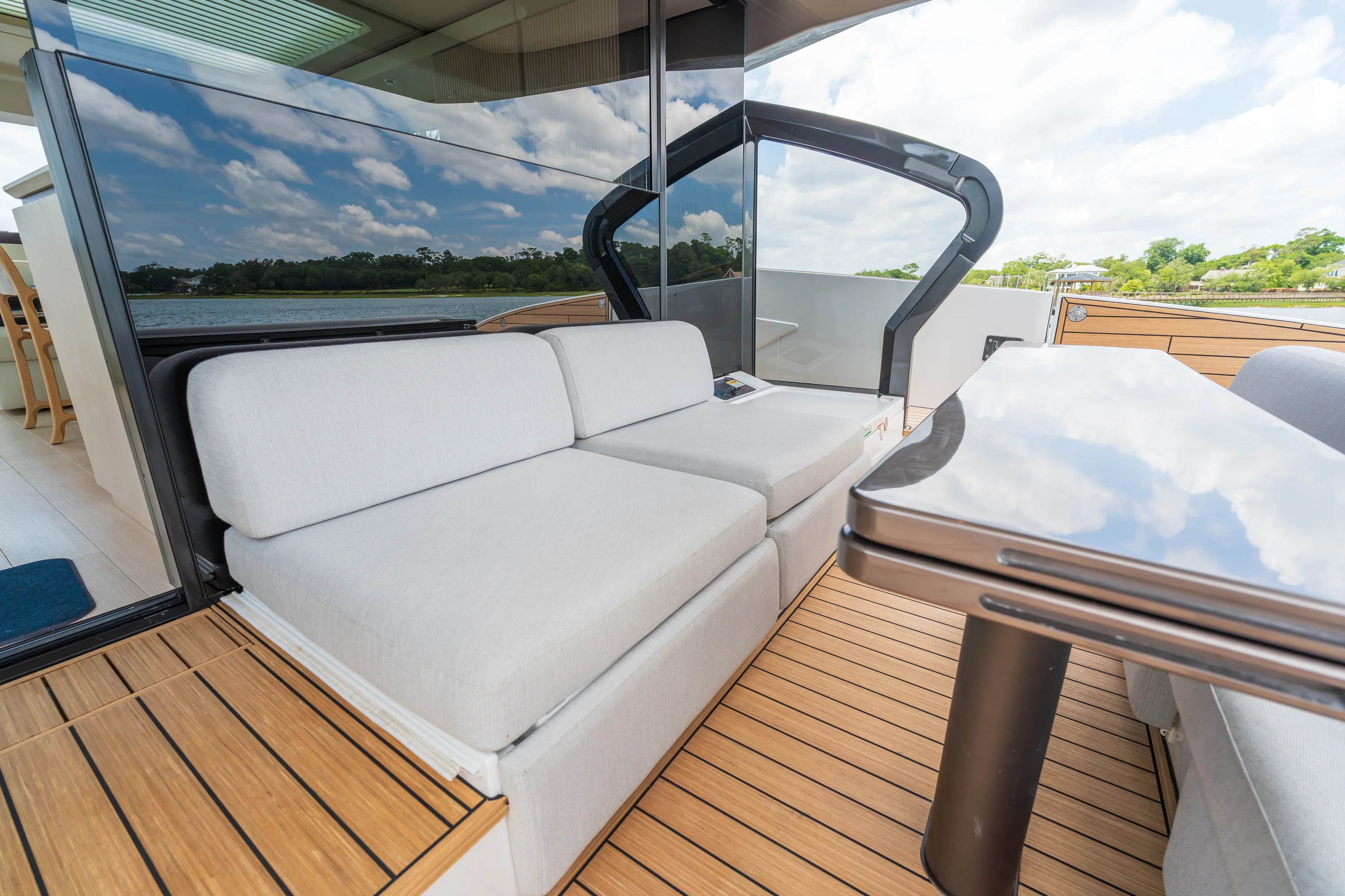 2025 Azimut Seadeck 6 Image Thumbnail #15