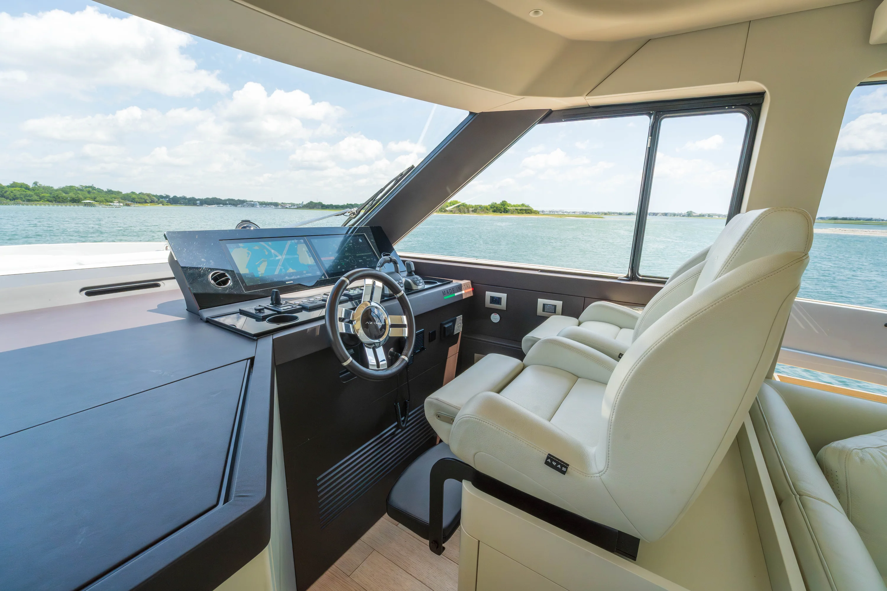 2025 Azimut Seadeck 6 Image Thumbnail #32
