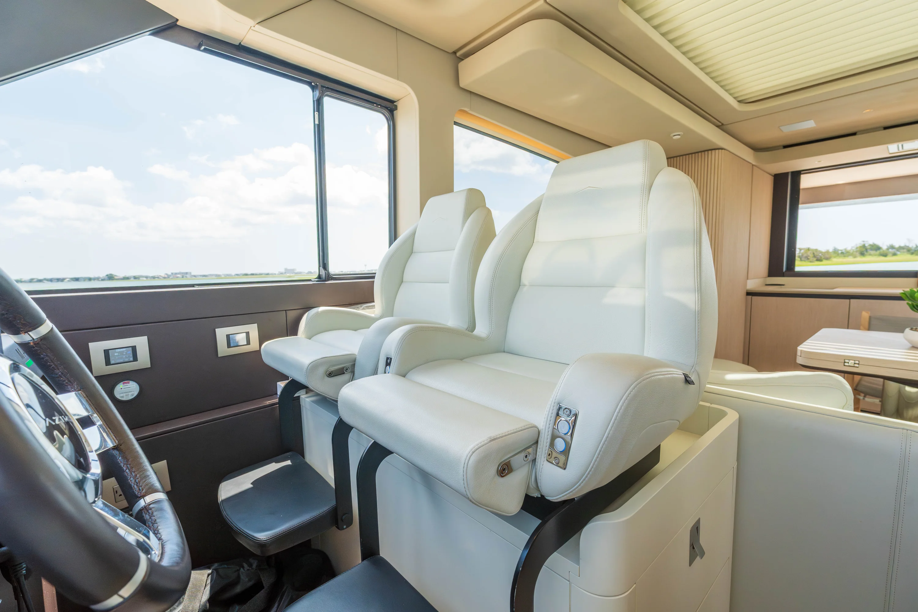 2025 Azimut Seadeck 6 Image Thumbnail #35