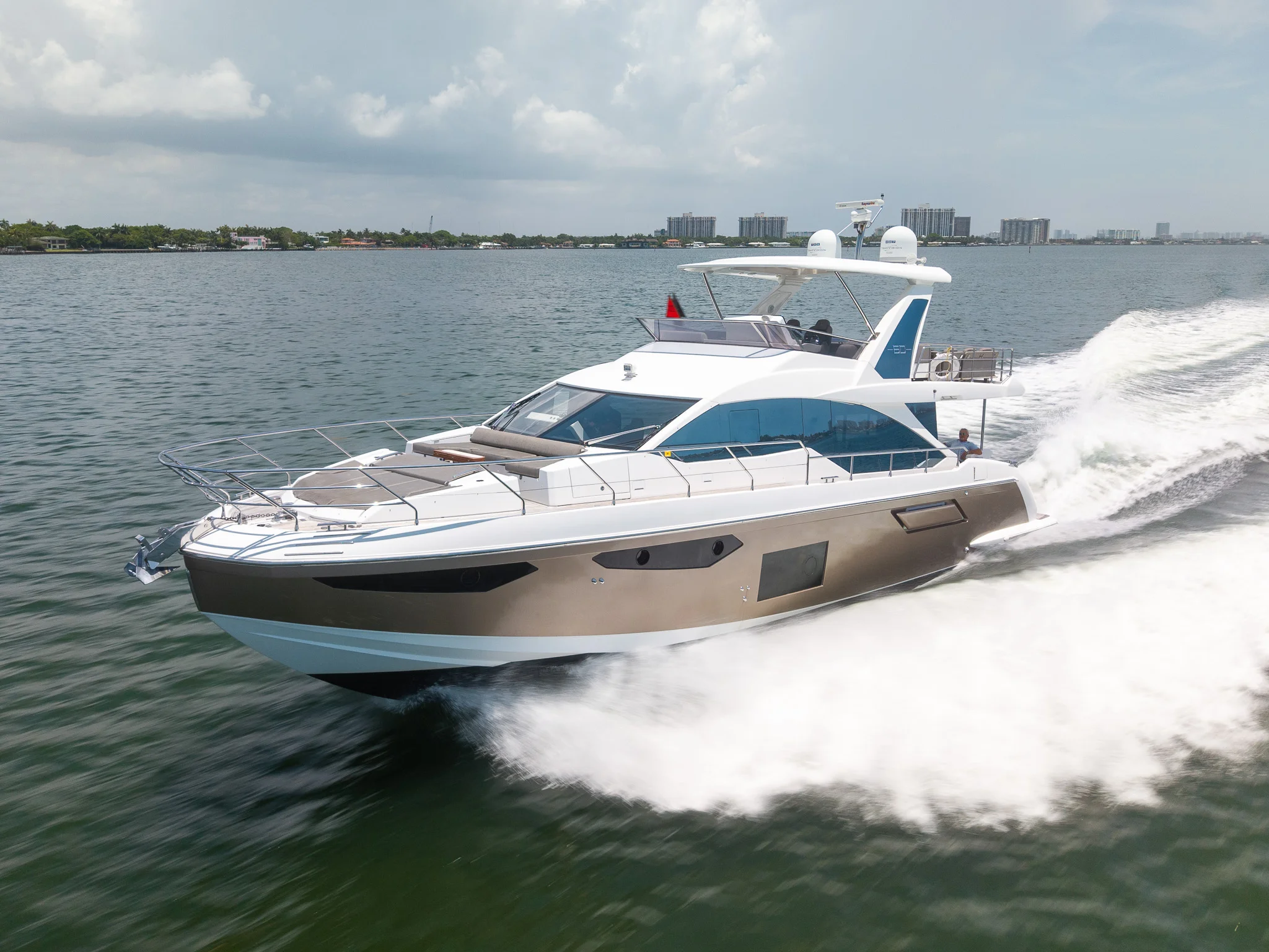 2018 Azimut 60 Flybridge Image Thumbnail #3