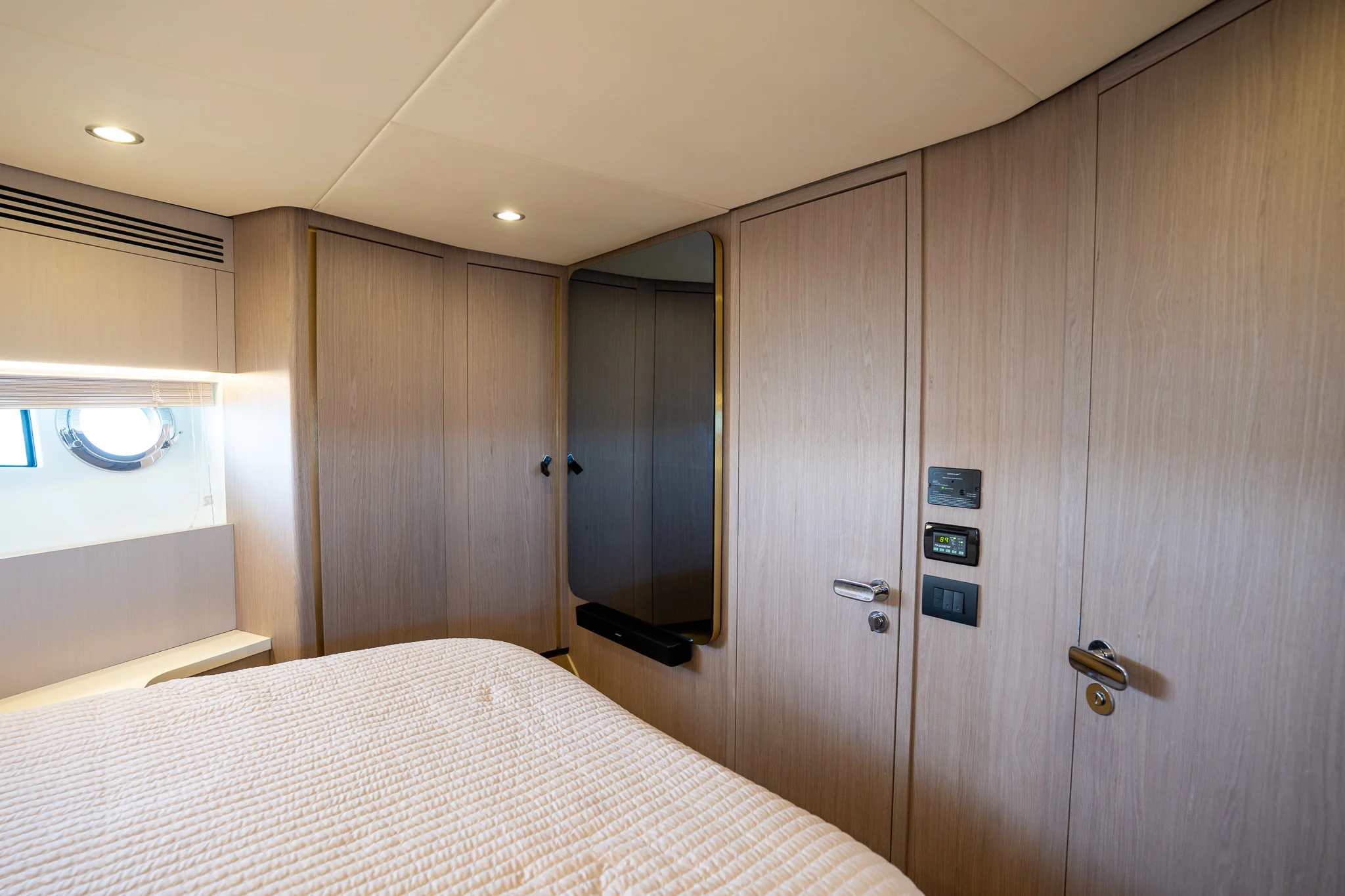 2018 Azimut 60 Flybridge Image Thumbnail #46