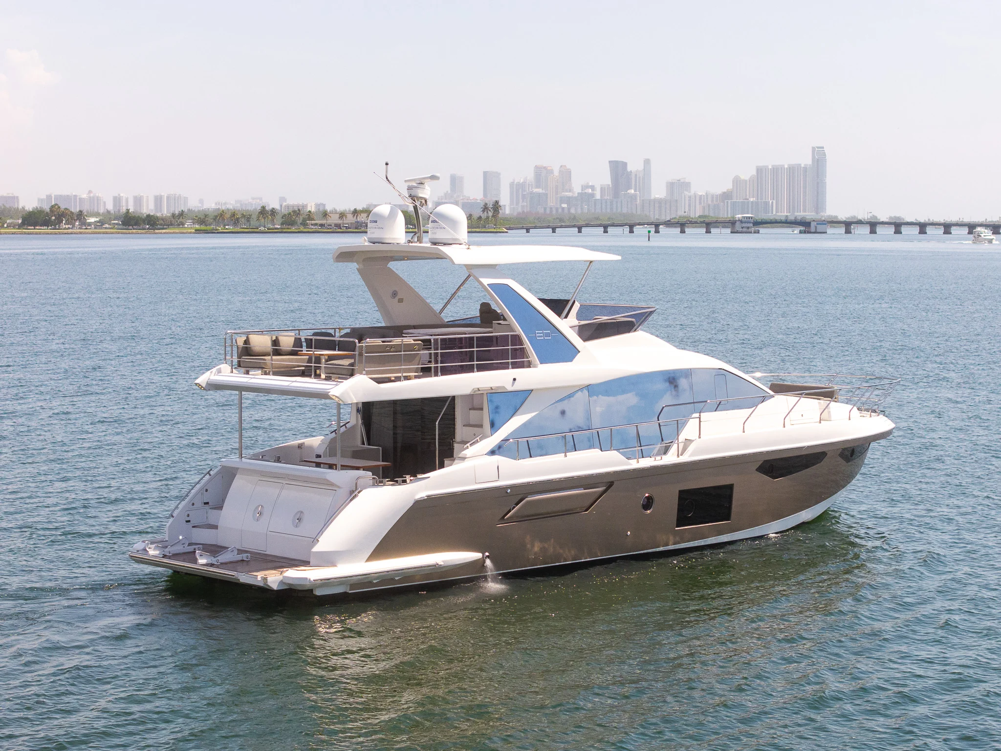 2018 Azimut 60 Flybridge Image Thumbnail #9