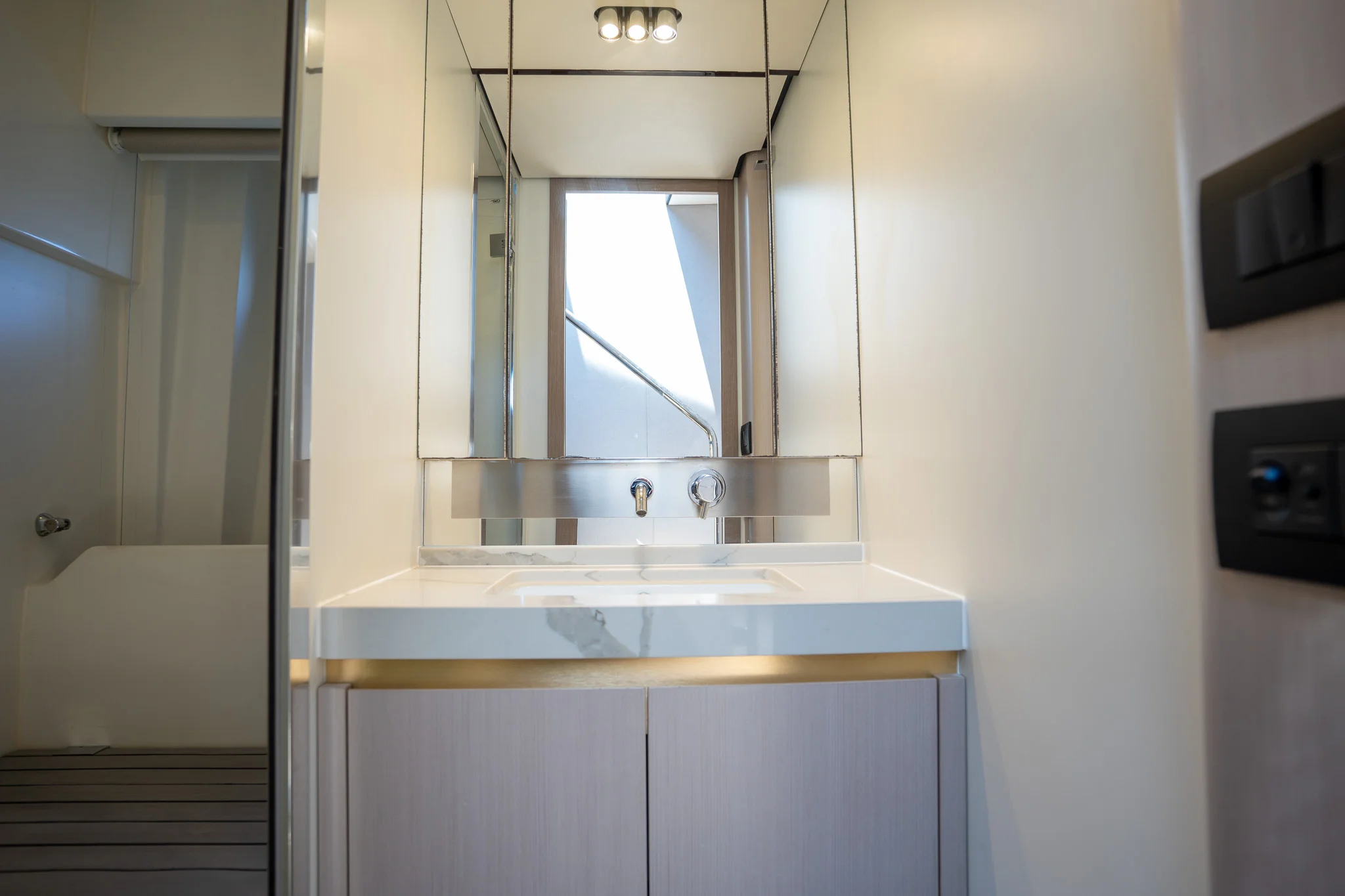 2018 Azimut 60 Flybridge Image Thumbnail #47