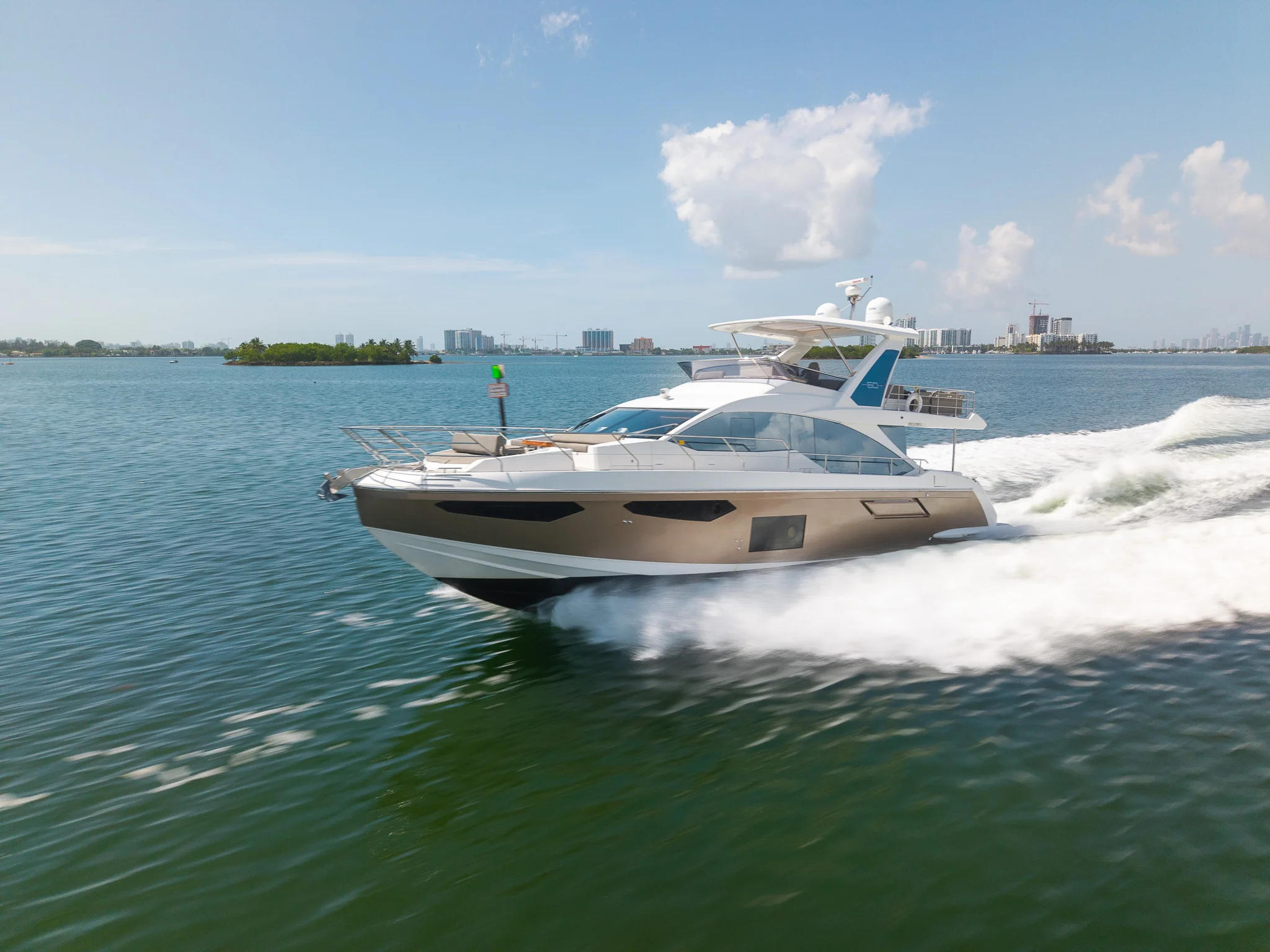 2018 Azimut 60 Flybridge Image Thumbnail #8
