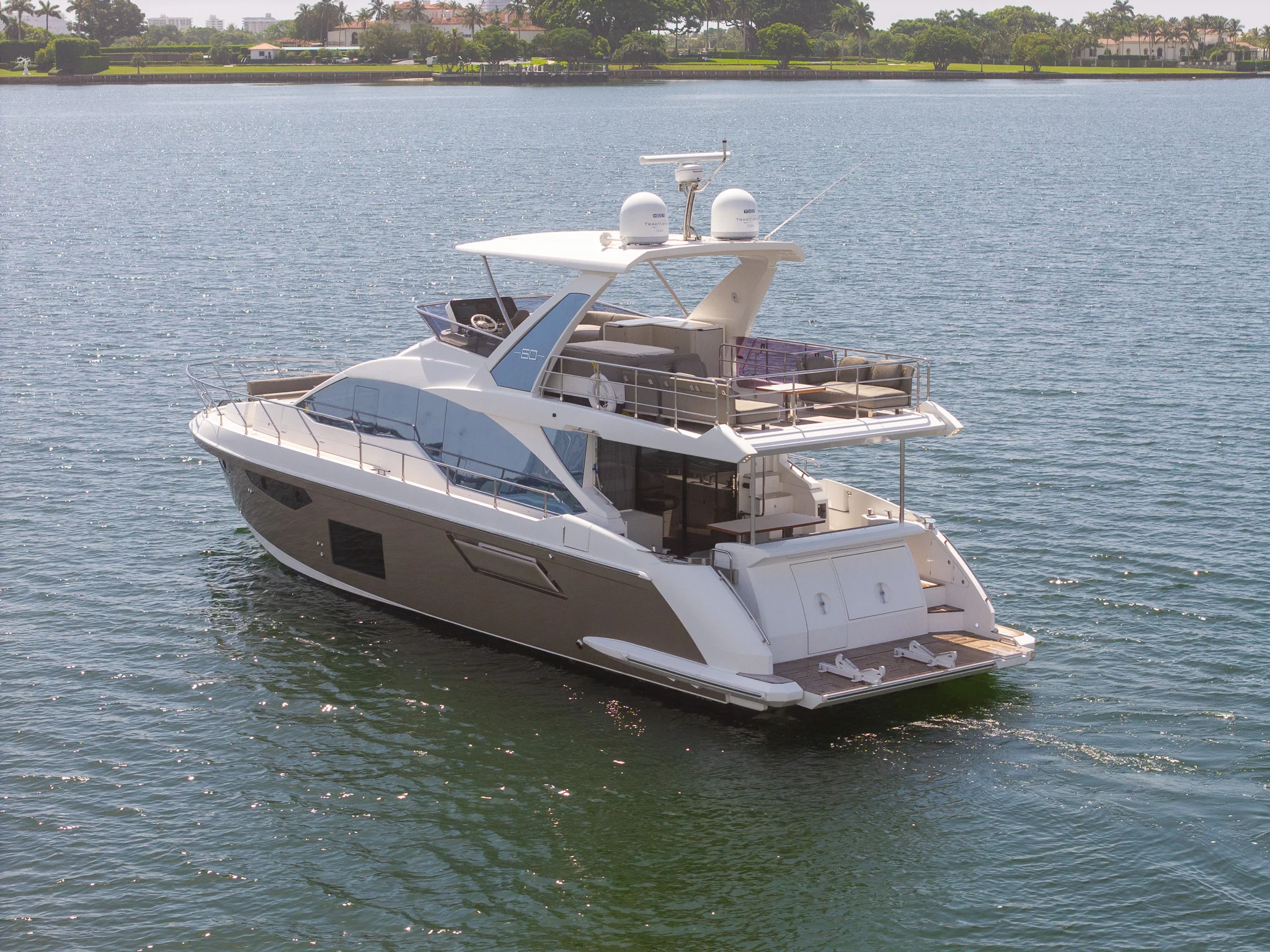 2018 Azimut 60 Flybridge Image Thumbnail #12