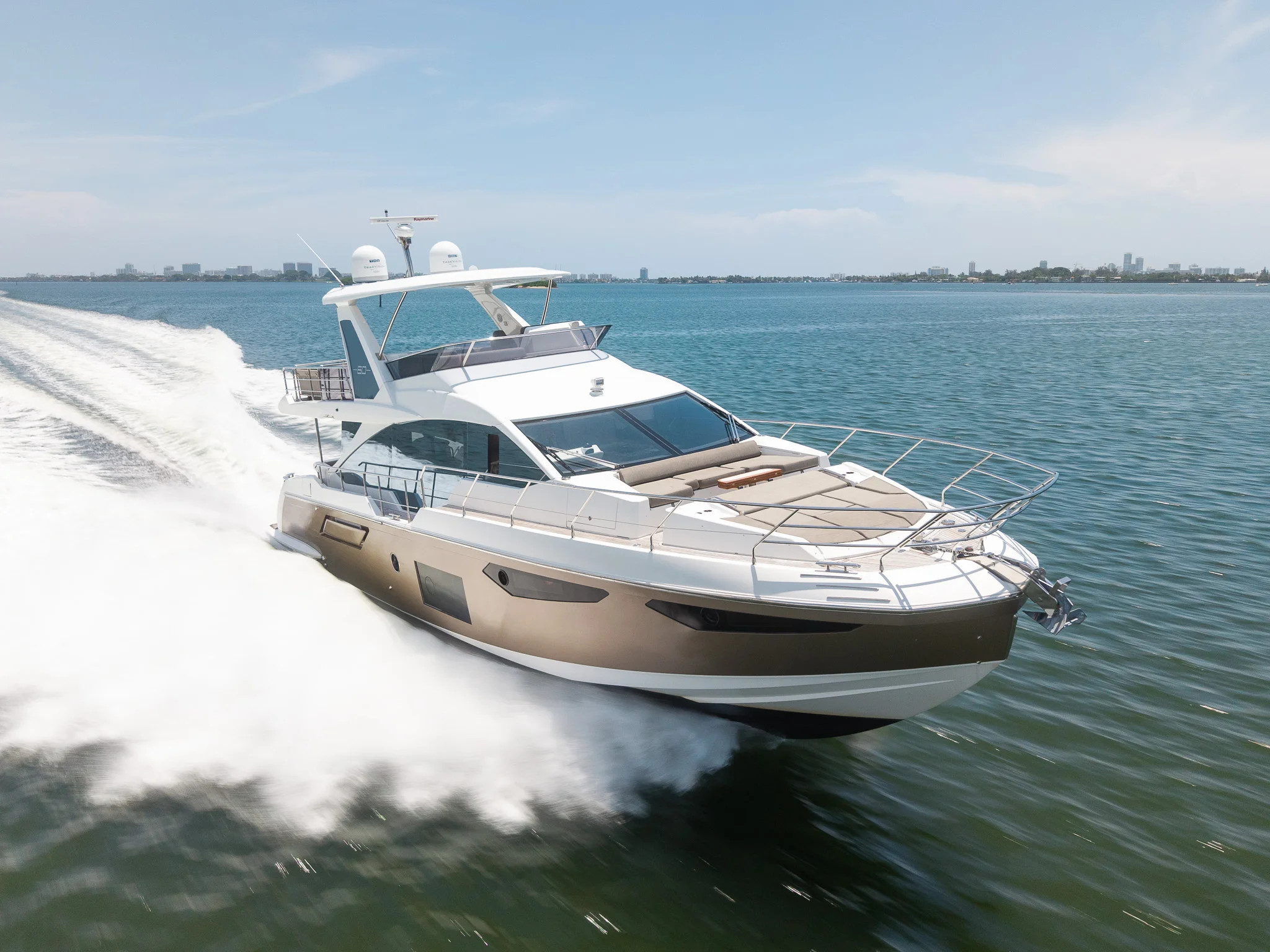 2018 Azimut 60 Flybridge Image Thumbnail #10