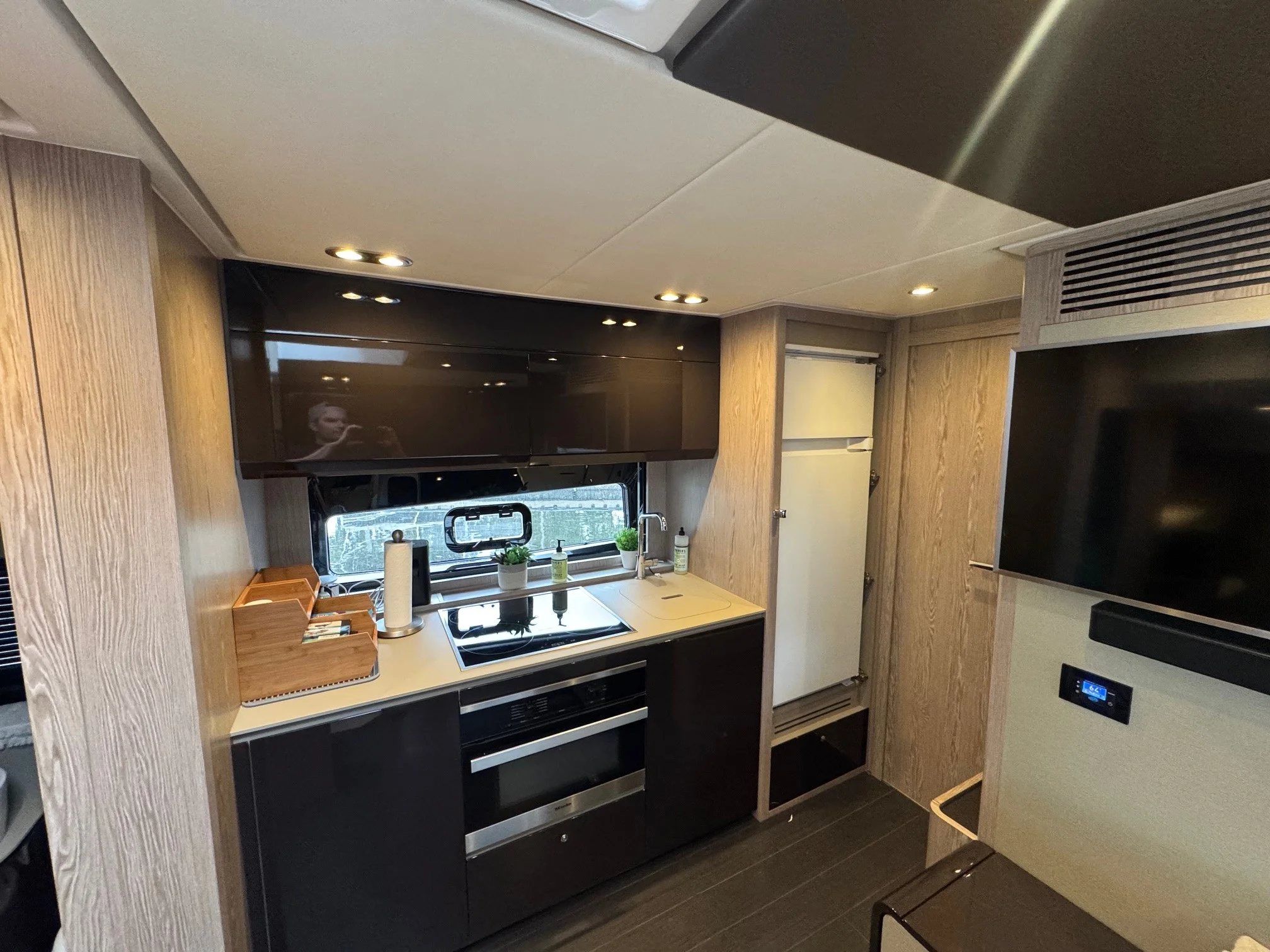 2019 Azimut 51 ATLANTIS Image Thumbnail #8