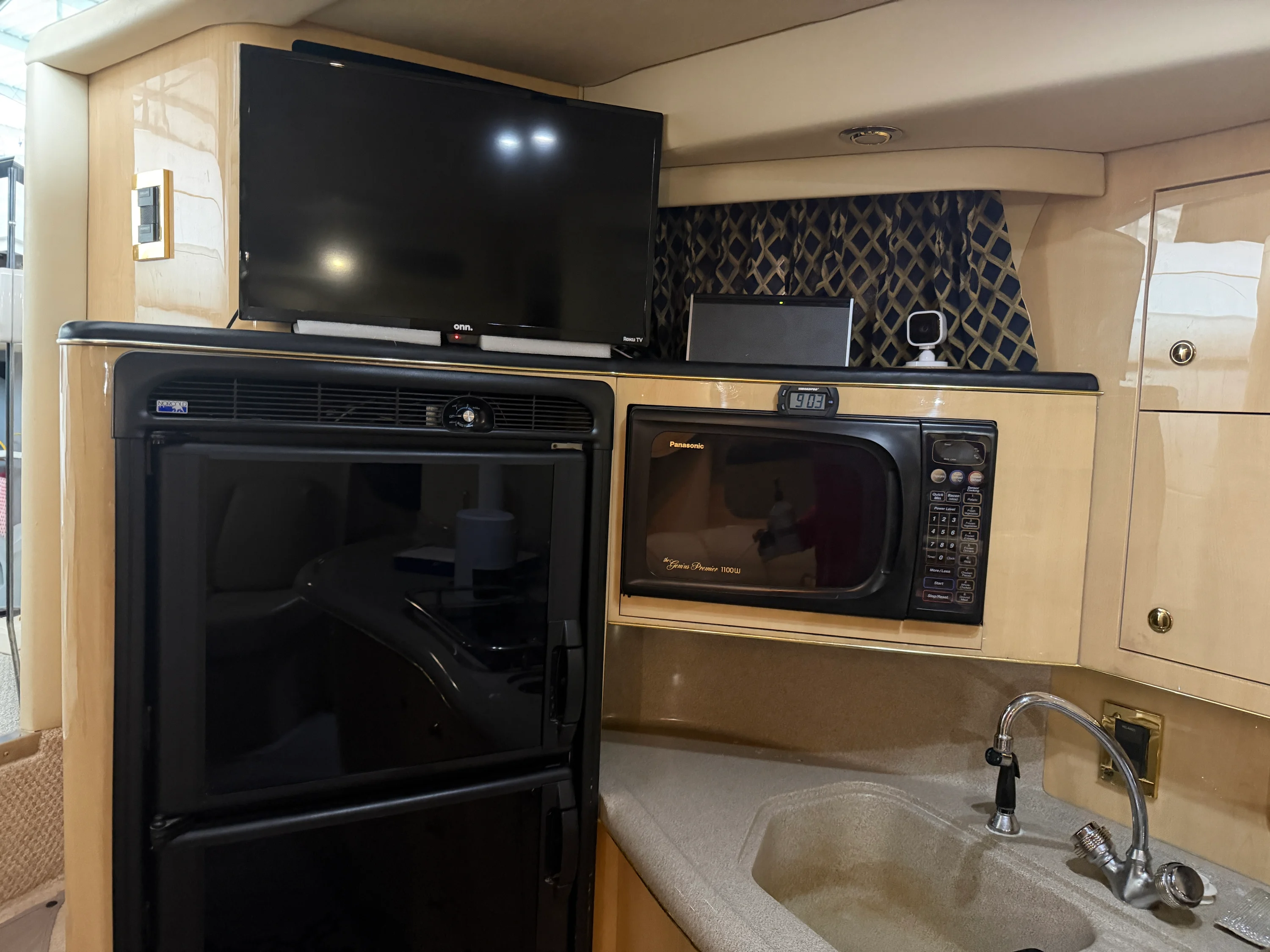 1999 Sea Ray 40 SUNDANCER Image Thumbnail #23