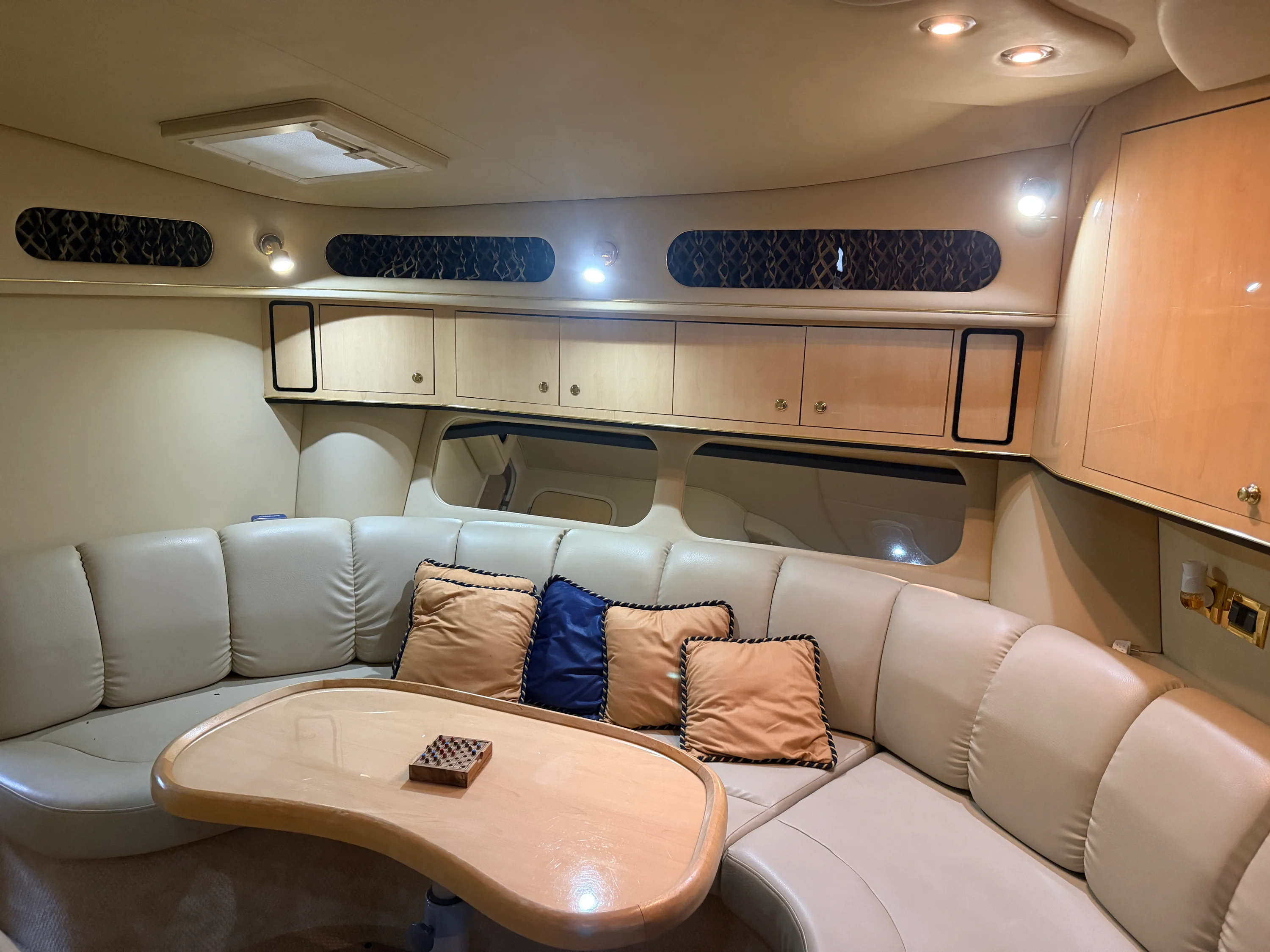 1999 Sea Ray 40 SUNDANCER Image Thumbnail #18