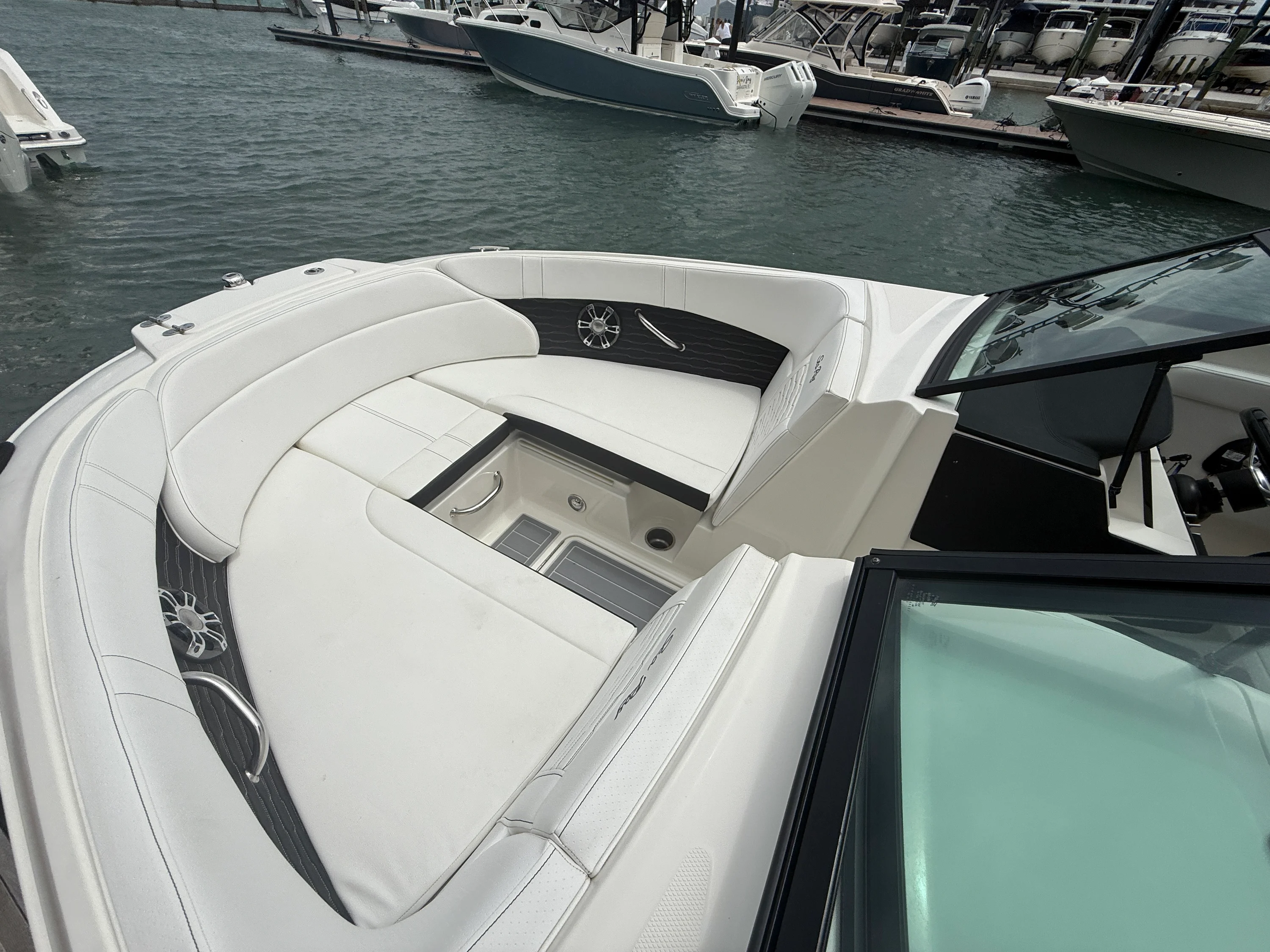 2022 Sea Ray SPX 230 OB Image Thumbnail #4