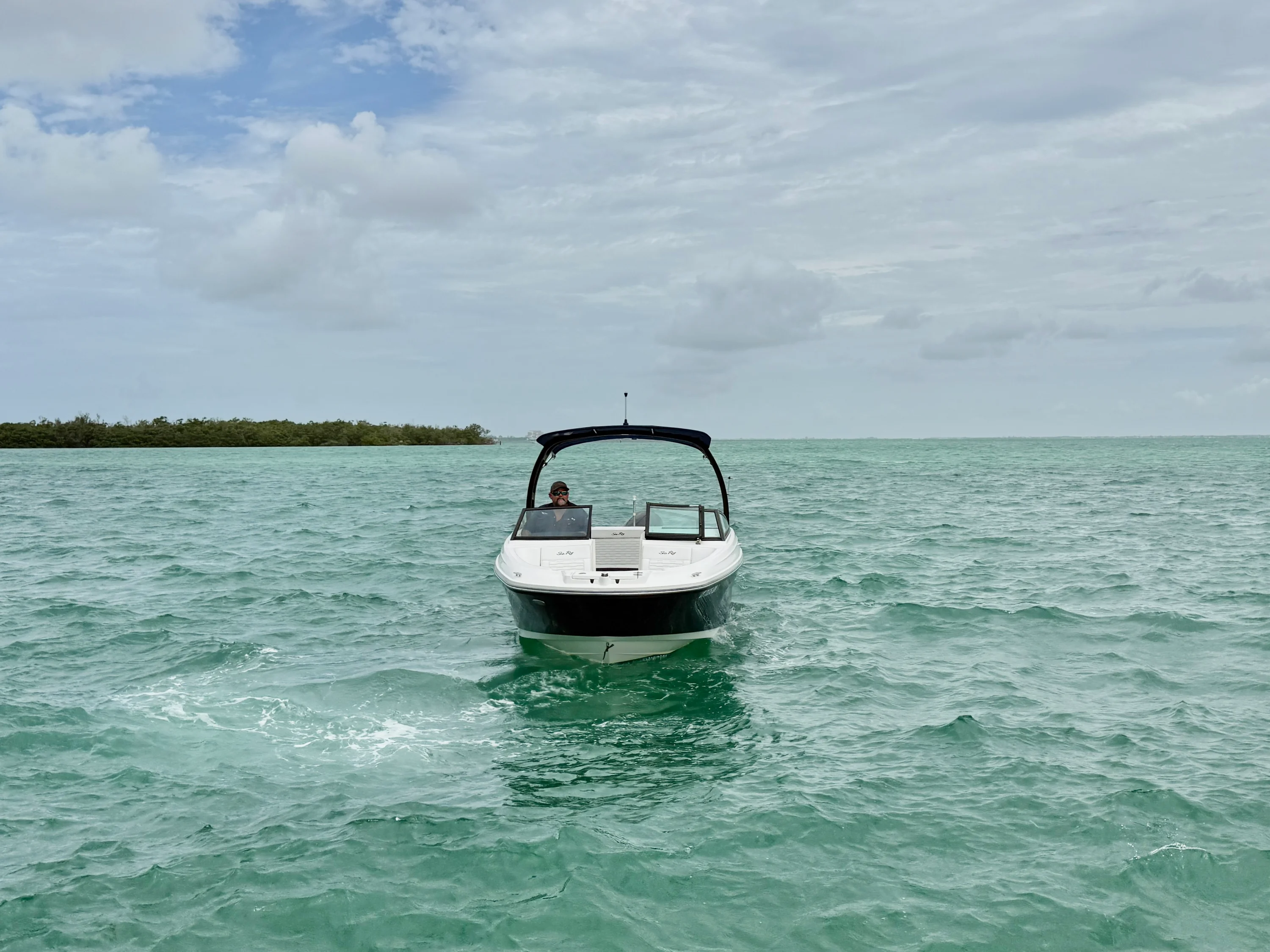 2022 Sea Ray SPX 230 OB Image Thumbnail #2