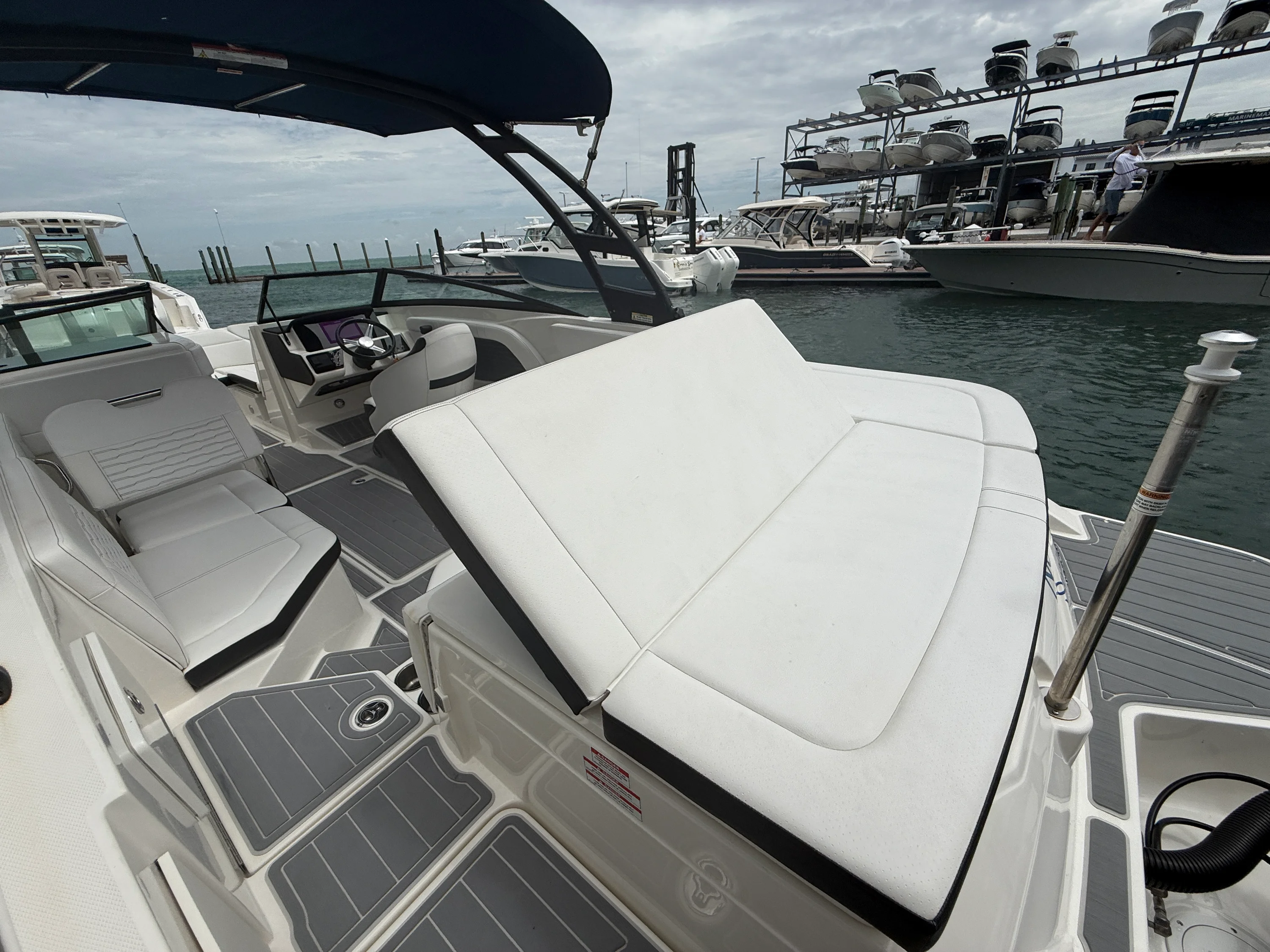 2022 Sea Ray SPX 230 OB Image Thumbnail #17