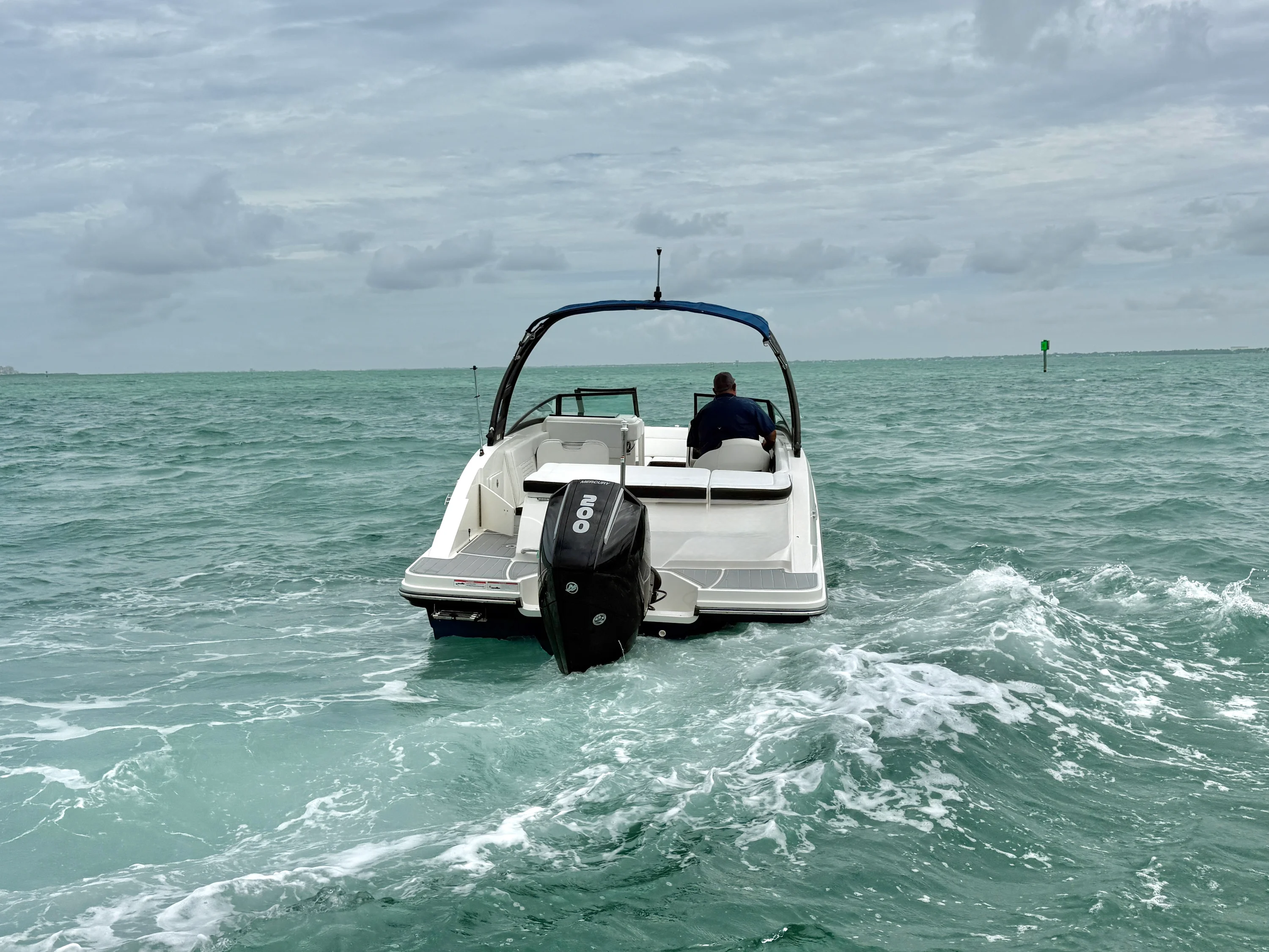 2022 Sea Ray SPX 230 OB Image Thumbnail #3