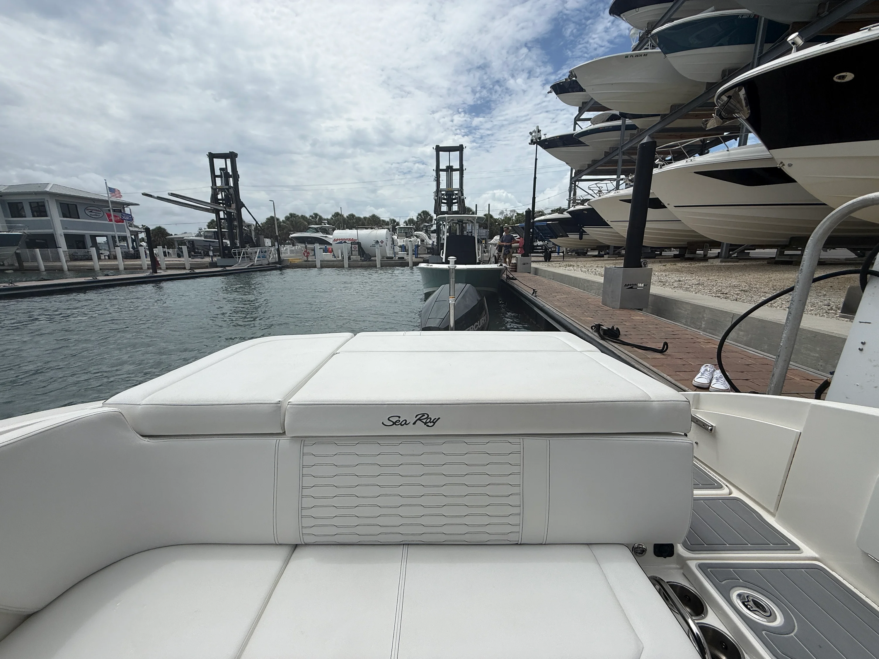 2022 Sea Ray SPX 230 OB Image Thumbnail #15