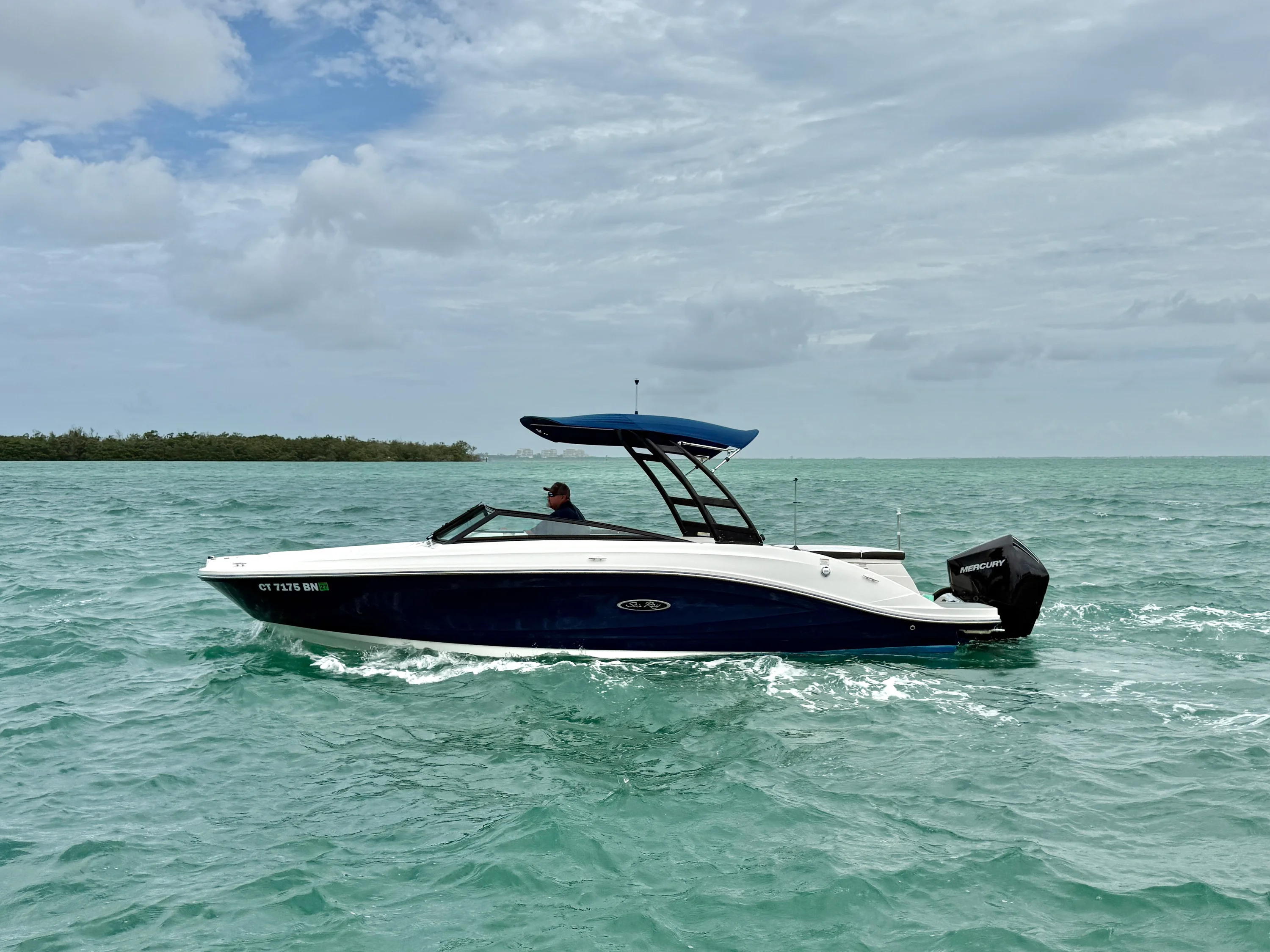 2022 Sea Ray SPX 230 OB Image Thumbnail #1