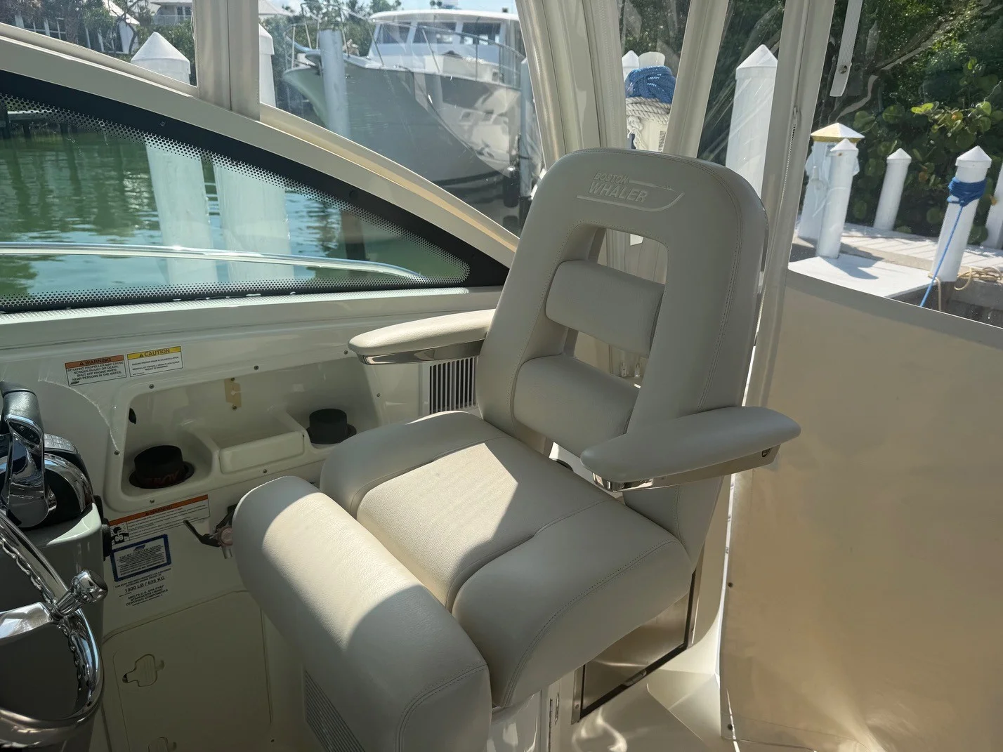 2016 Boston Whaler 315 CONQUEST Image Thumbnail #14