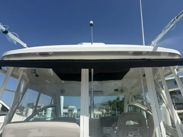 2016 Boston Whaler 315 CONQUEST Image Thumbnail #9