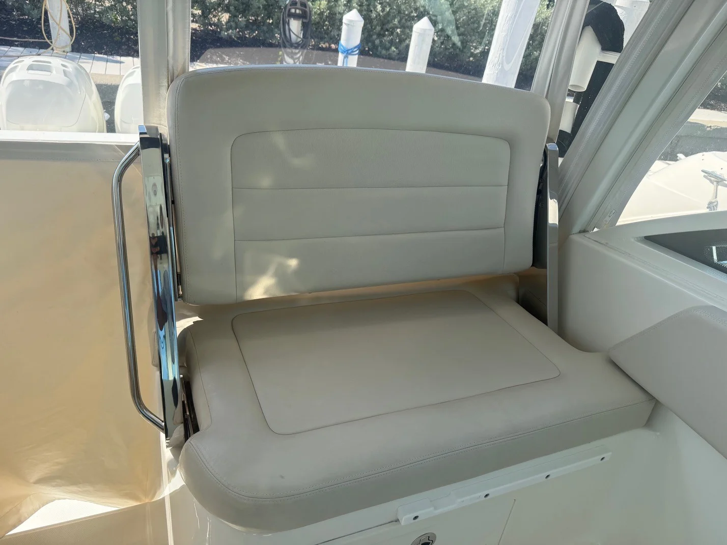 2016 Boston Whaler 315 CONQUEST Image Thumbnail #13