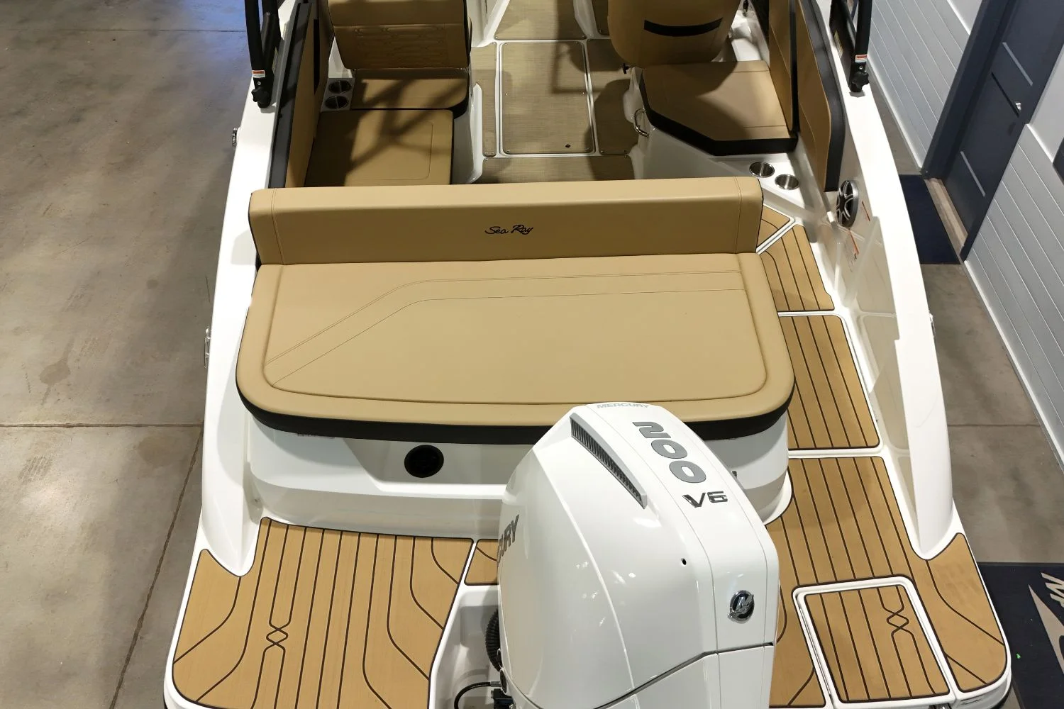 2026 Sea Ray SPX 210 Outboard Image Thumbnail #5
