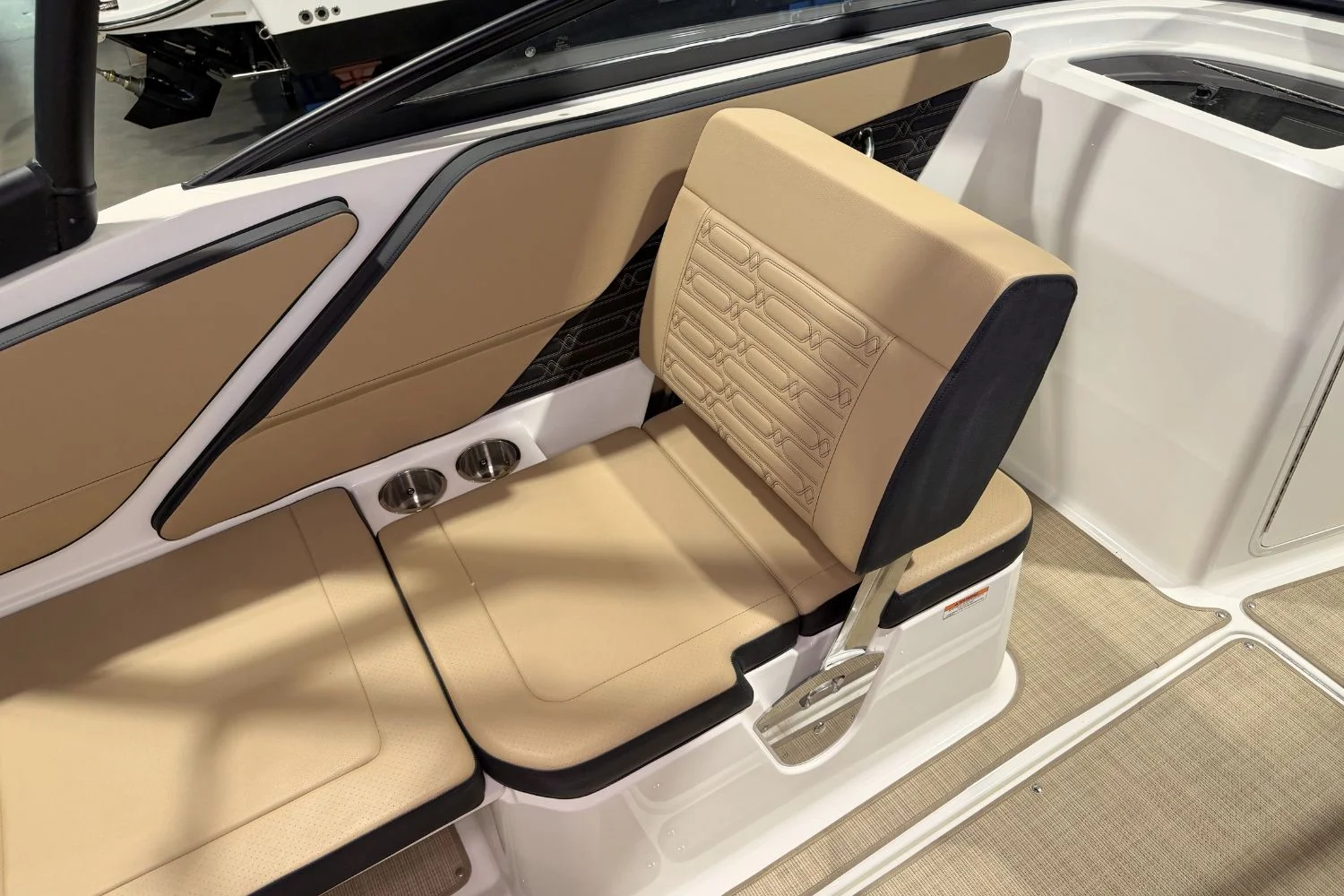 2026 Sea Ray SPX 210 Outboard Image Thumbnail #18