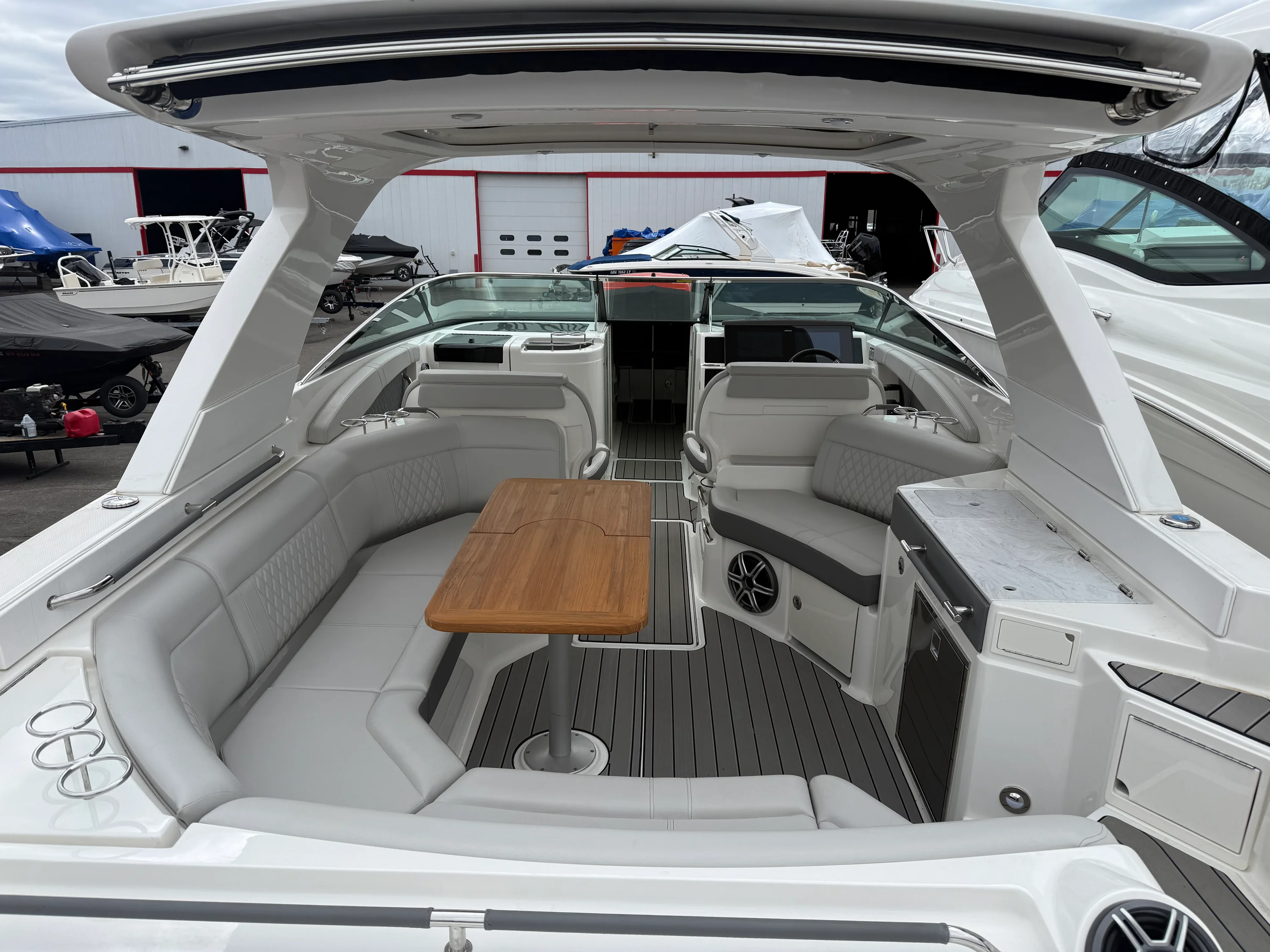 2026 Sea Ray 350 SLX Image Thumbnail #11