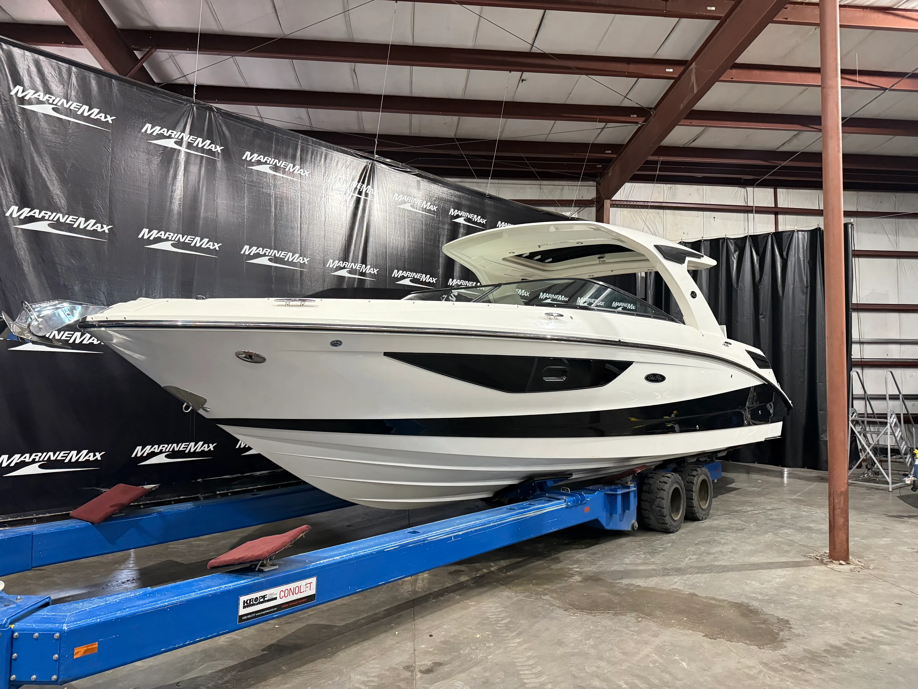 2026 Sea Ray 350 SLX Image Thumbnail #0